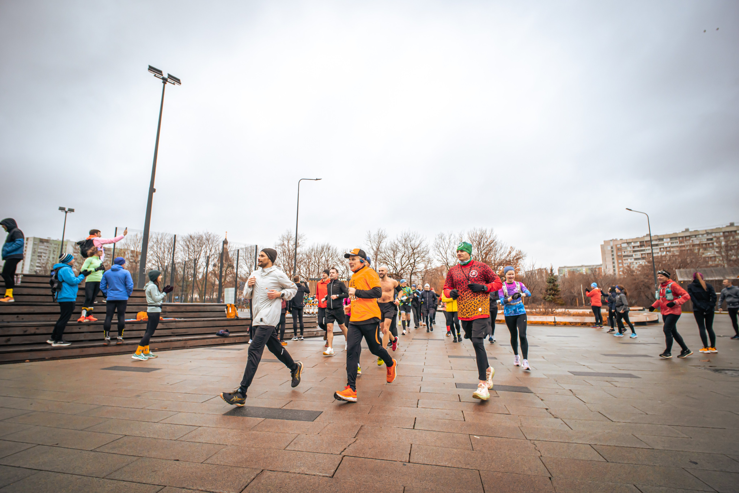 #марафонудома #яuzarun 2024 2-я петля, группа 6:30. Роман Капилюшов. Бег. Фото. Видео. г. Люберцы