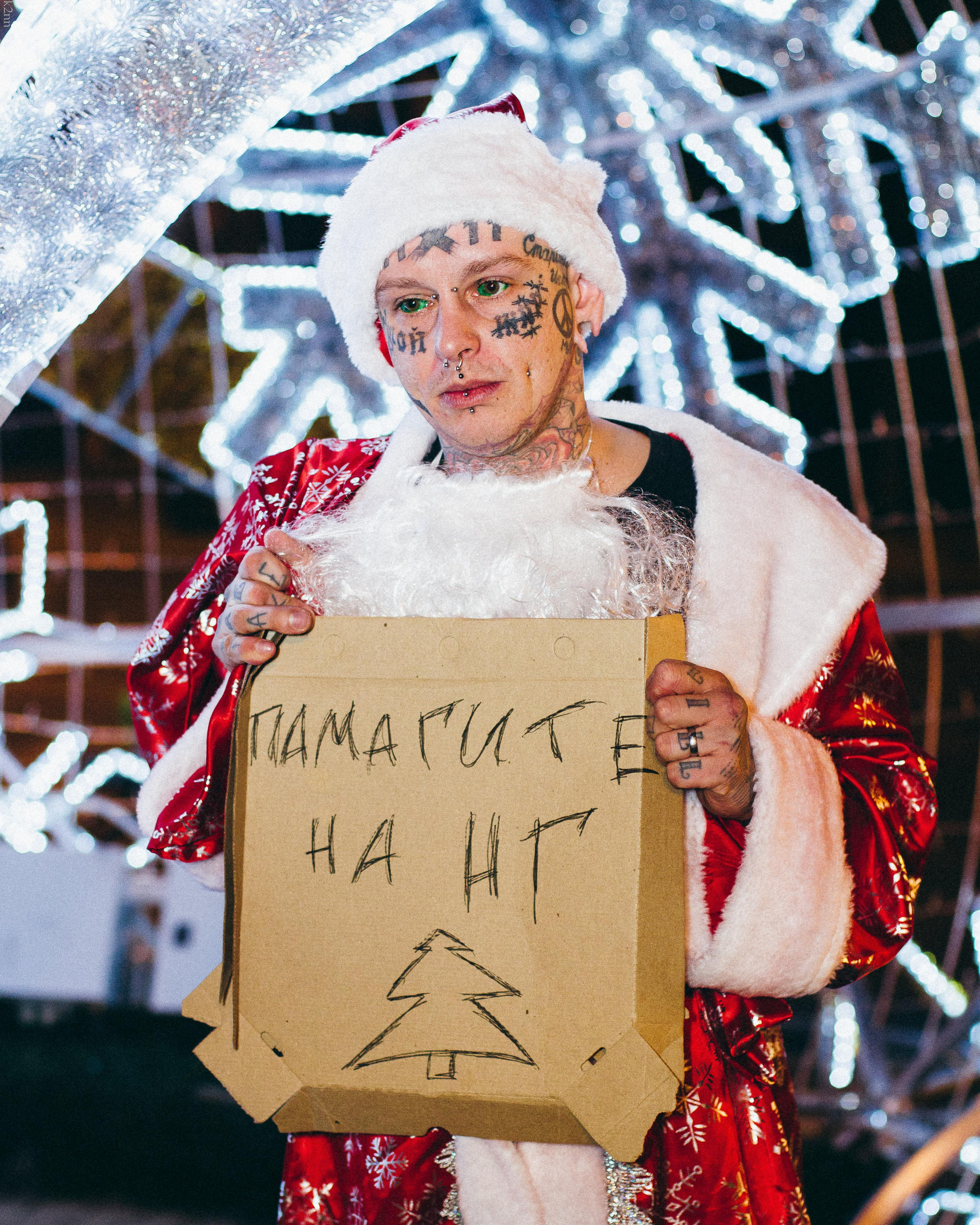 Какой год, такой и дед мороз. Фотограф Антон Катунин | Симферополь