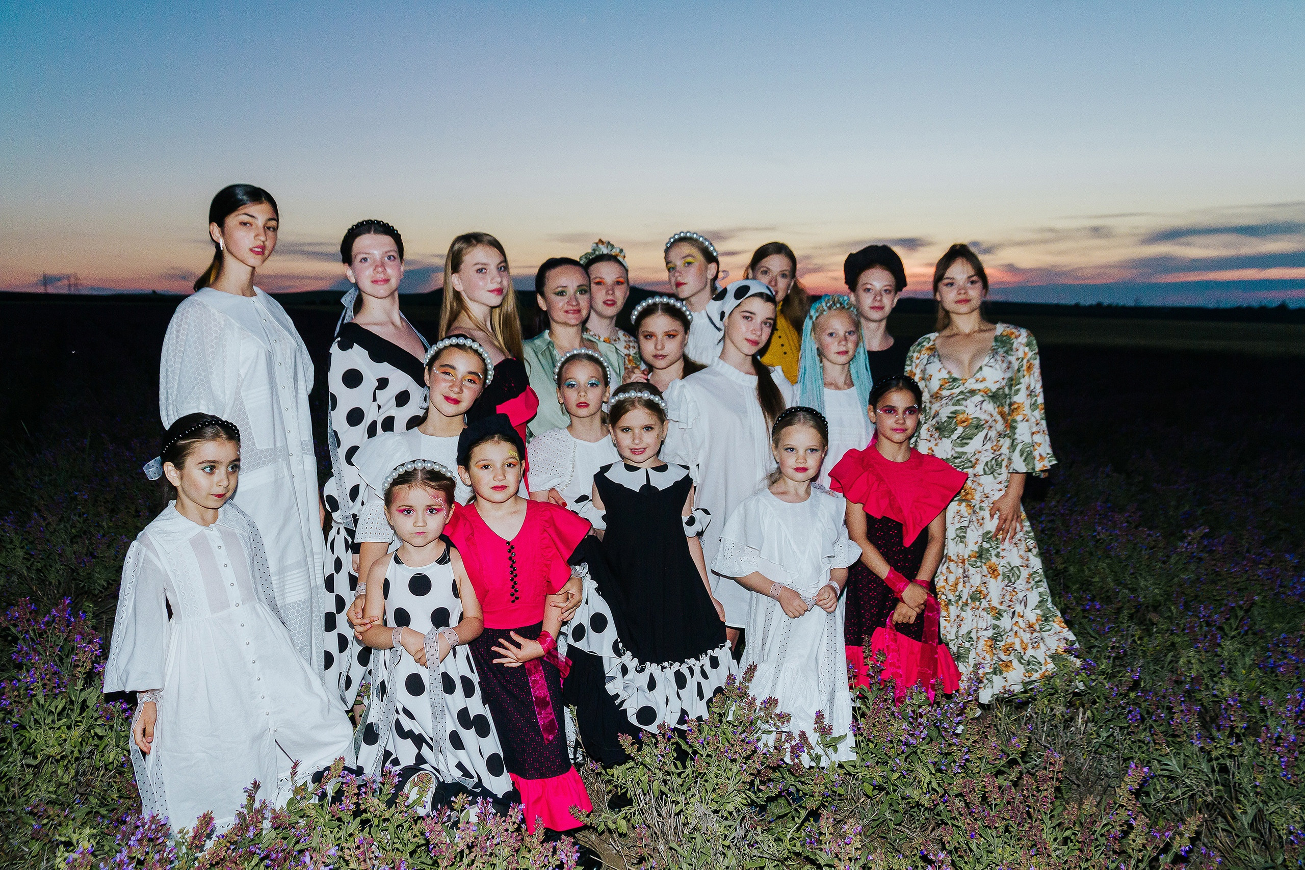 12 июня 2021 | Показ Crimean Fashion Week шалфейном поле. Фотограф Антон Катунин | Симферополь