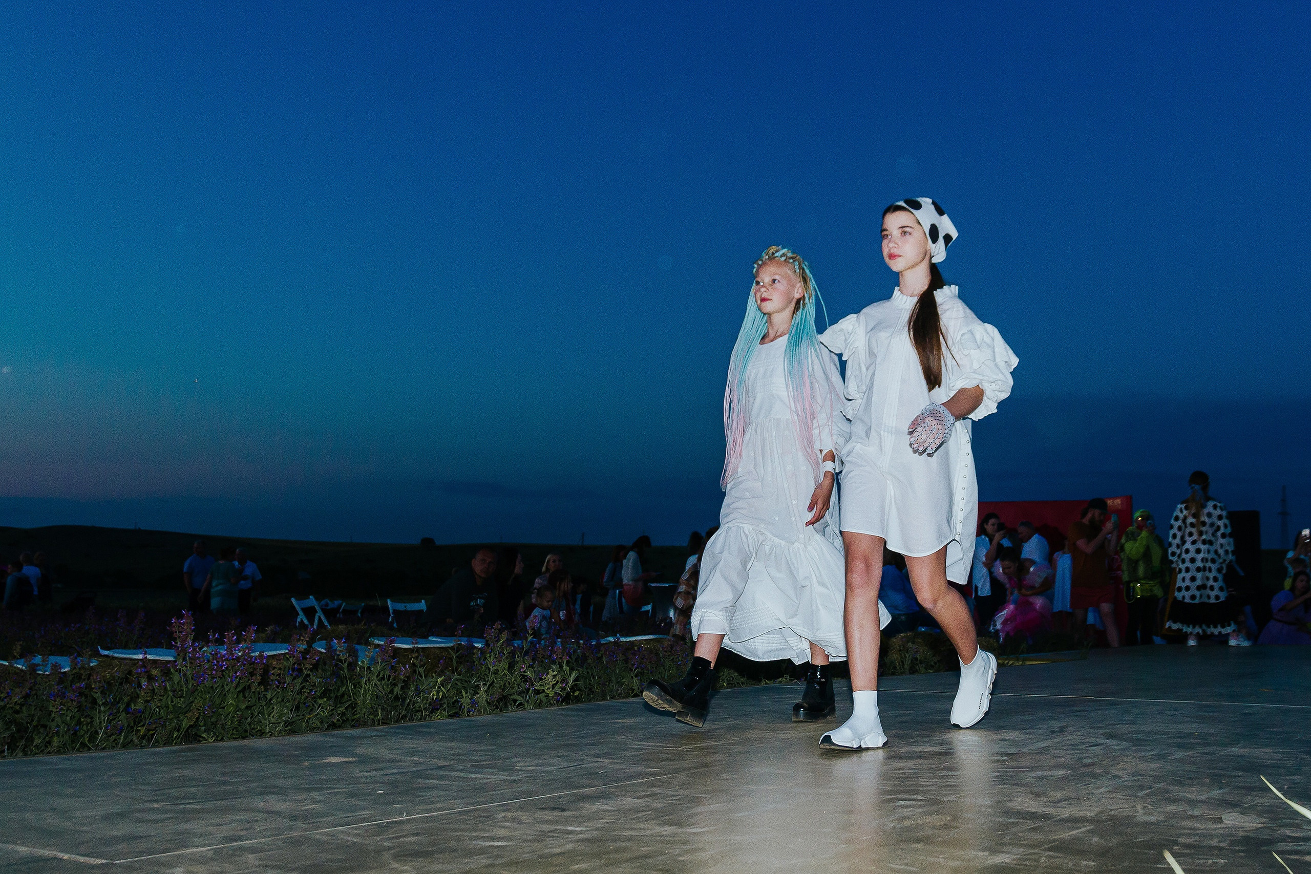 12 июня 2021 | Показ Crimean Fashion Week шалфейном поле. Фотограф Антон Катунин | Симферополь