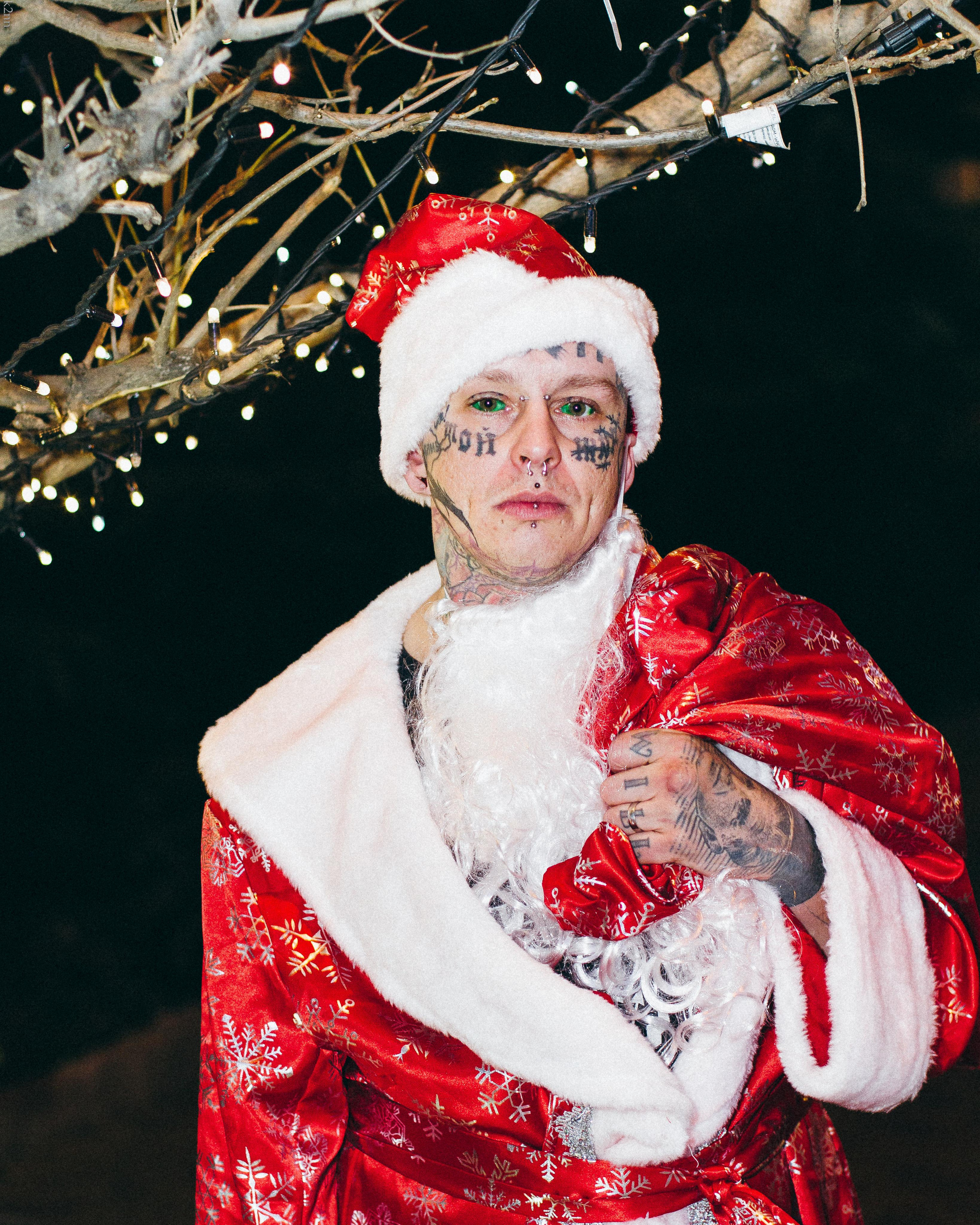 Какой год, такой и дед мороз. Фотограф Антон Катунин | Симферополь