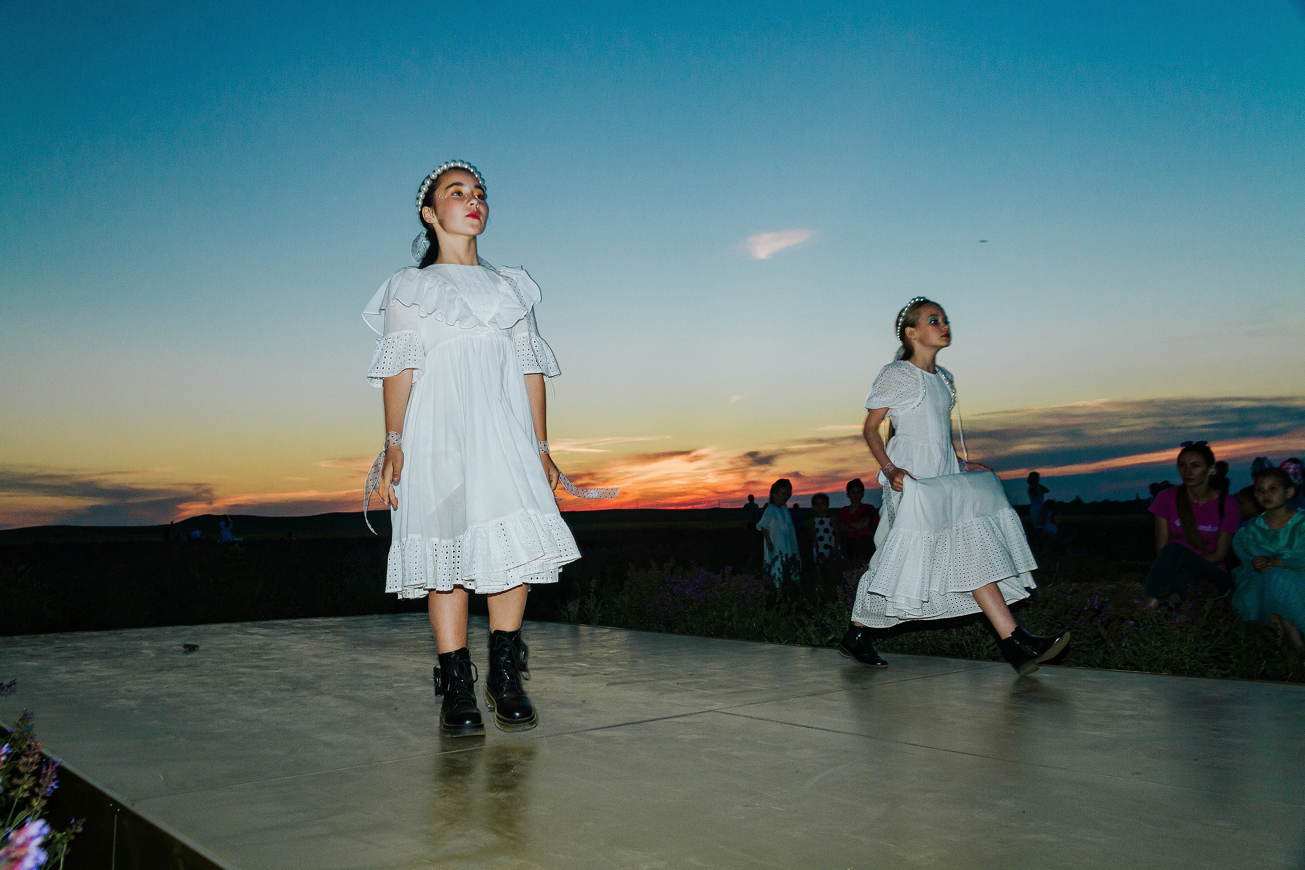 12 июня 2021 | Показ Crimean Fashion Week шалфейном поле. Фотограф Антон Катунин | Симферополь