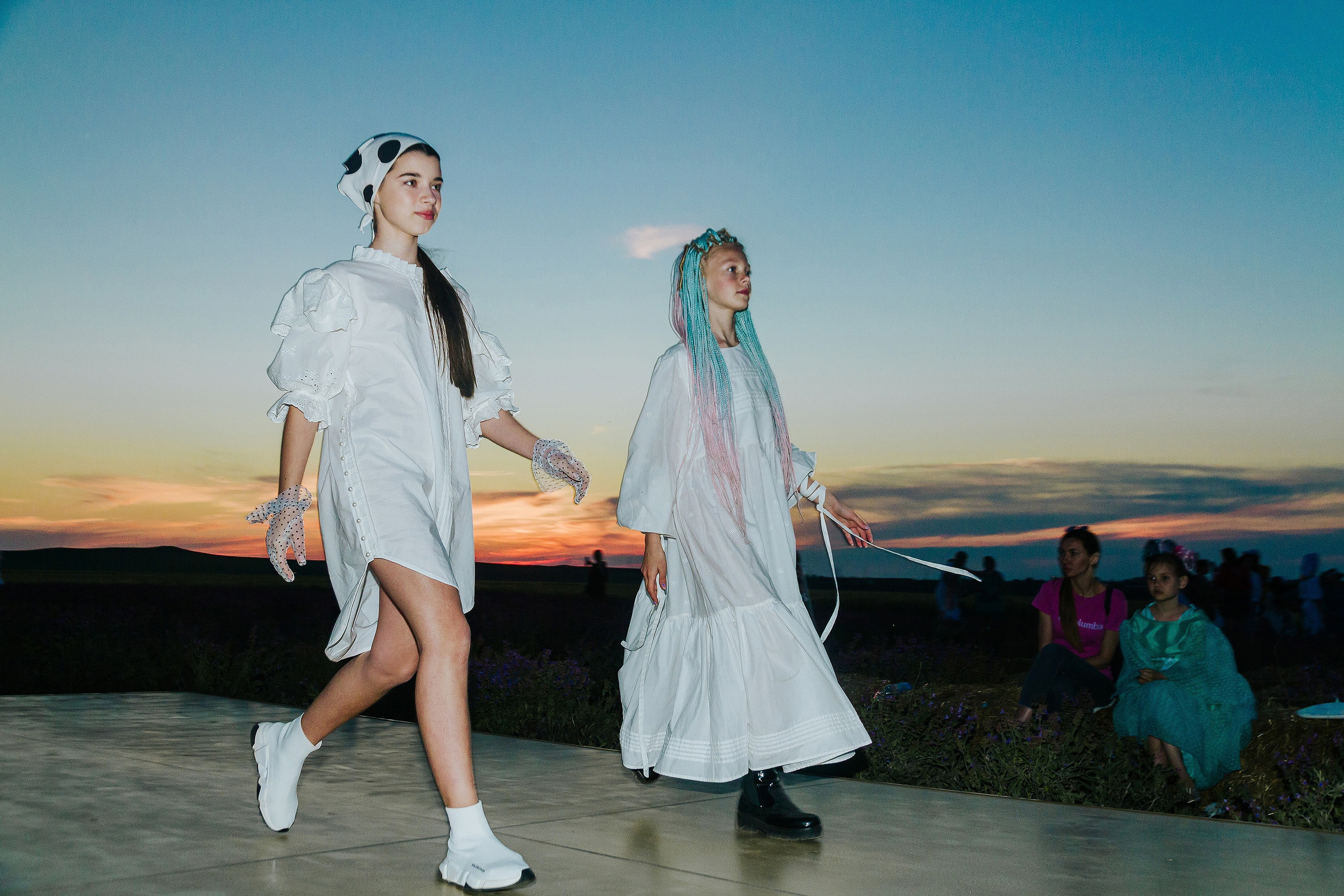 12 июня 2021 | Показ Crimean Fashion Week шалфейном поле. Фотограф Антон Катунин | Симферополь