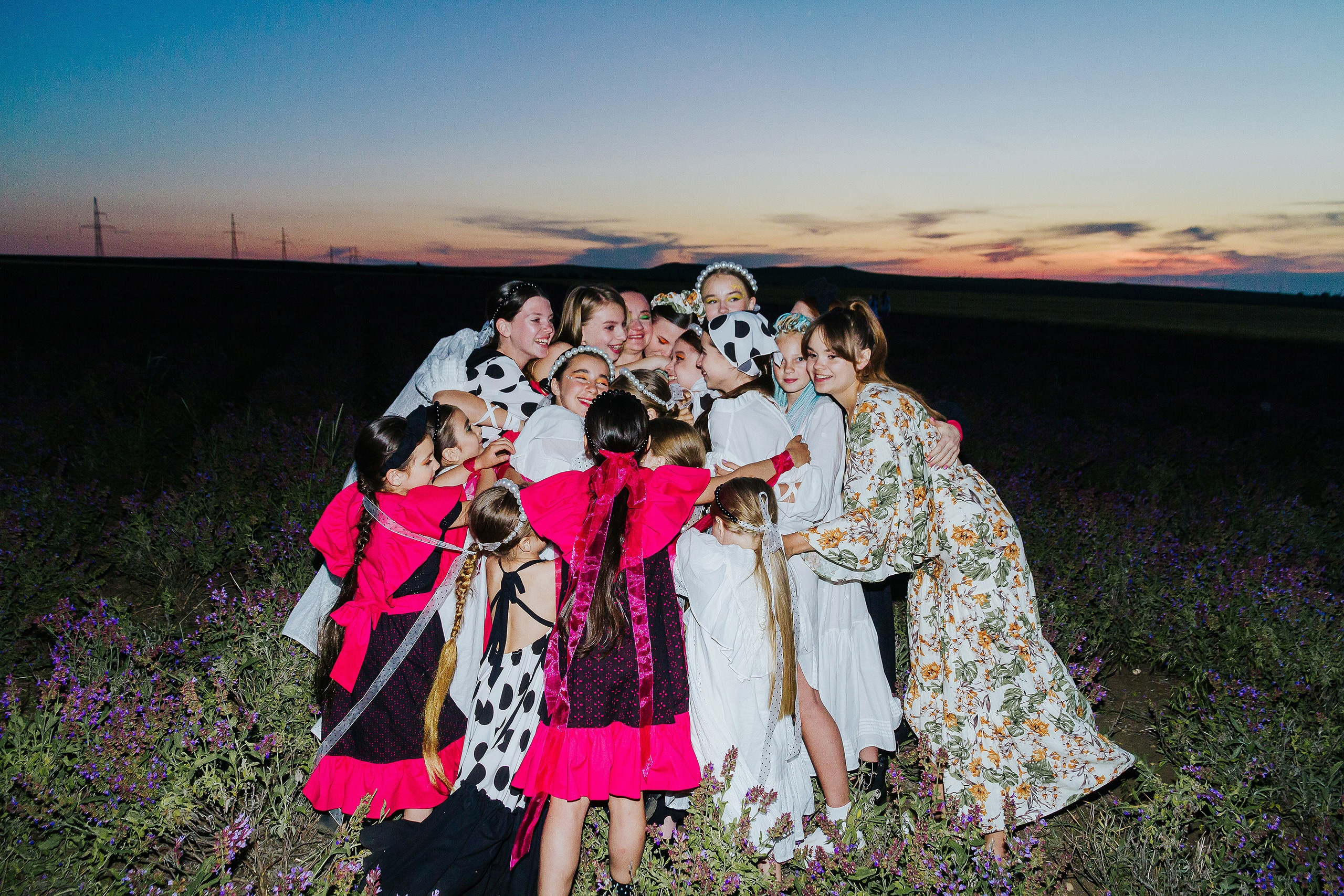 12 июня 2021 | Показ Crimean Fashion Week шалфейном поле. Фотограф Антон Катунин | Симферополь