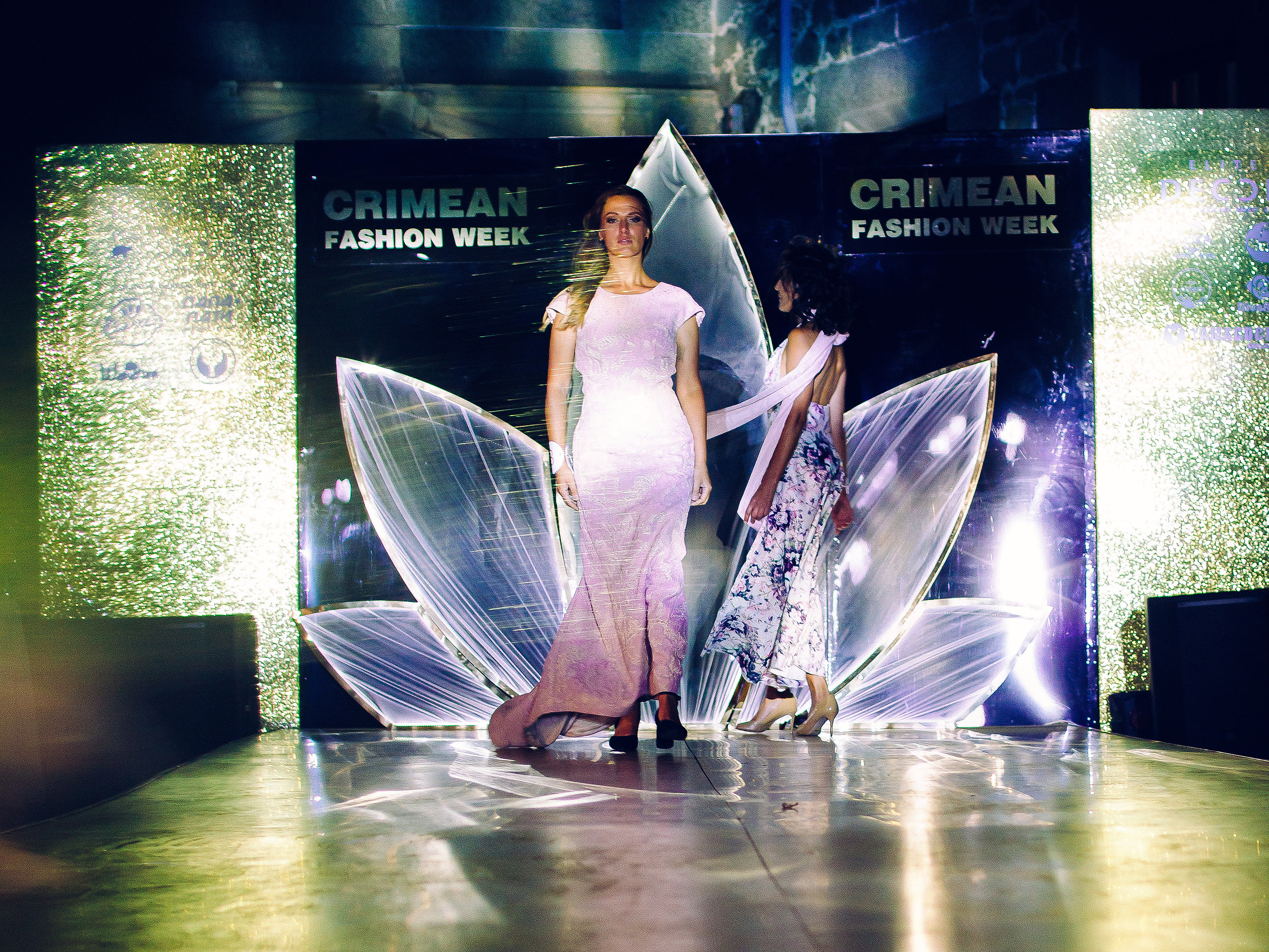 20 августа 2021 | Показ Crimean Fashion Week в Воронцовском дворце. Фотограф Антон Катунин | Симферополь