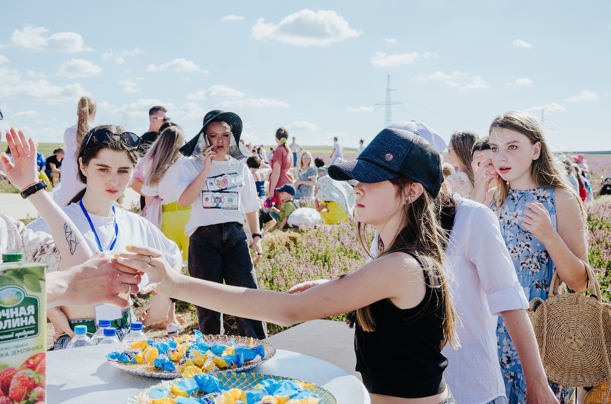 12 июня 2021 | Показ Crimean Fashion Week шалфейном поле. Фотограф Антон Катунин | Симферополь