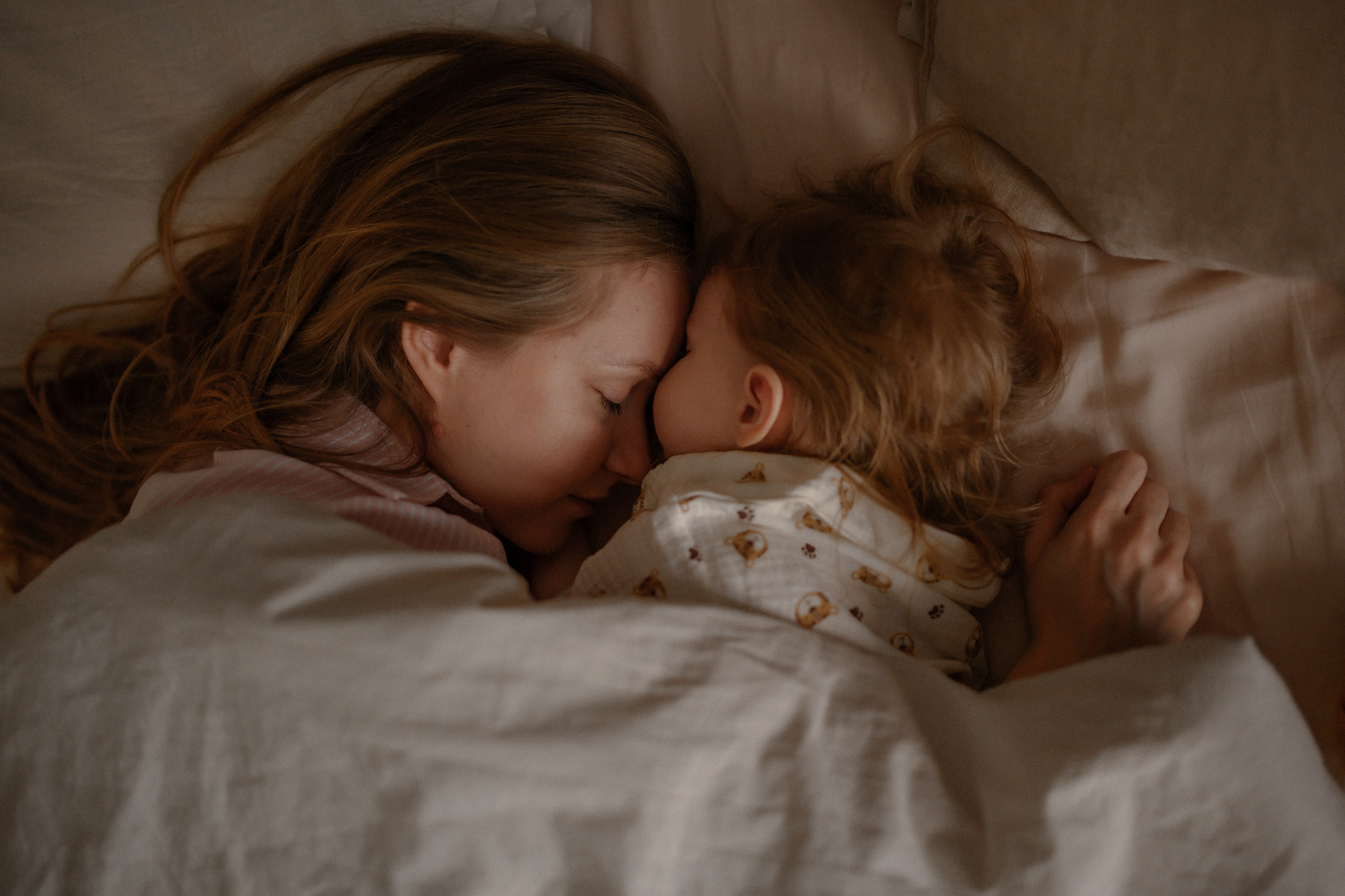 Даша и Варя дома. Семейный и свадебный lifestyle-фотограф в Москве Мария Петрова