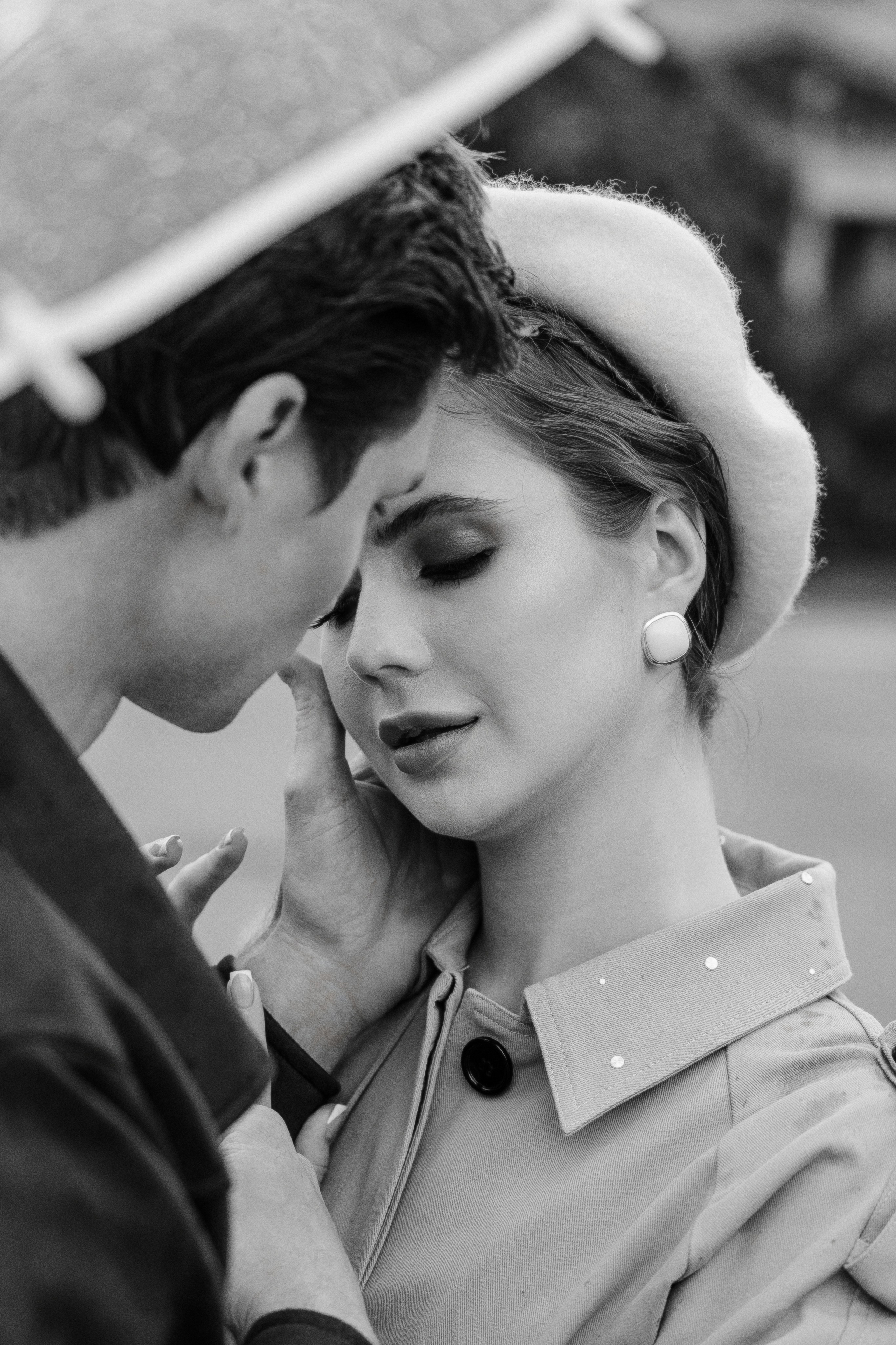 Двое под одним зонтом