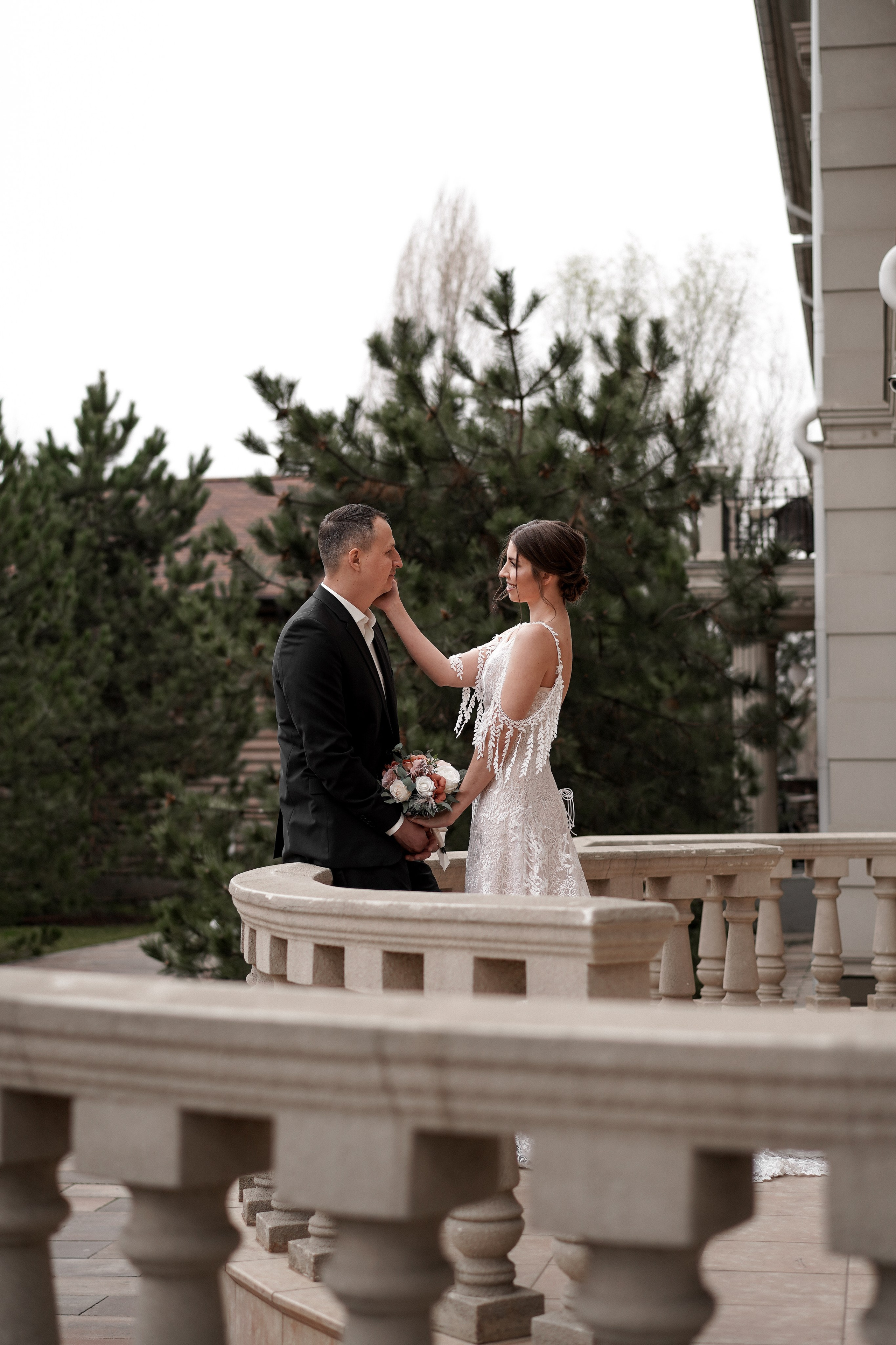 Свадебная фотосессия в Графском парке. Ростов-на-Дону. Свадебный фотограф в Ростове-на-Дону. Таинство Крещения и Венчания, семейные фотосессии. Алёна Чёботова