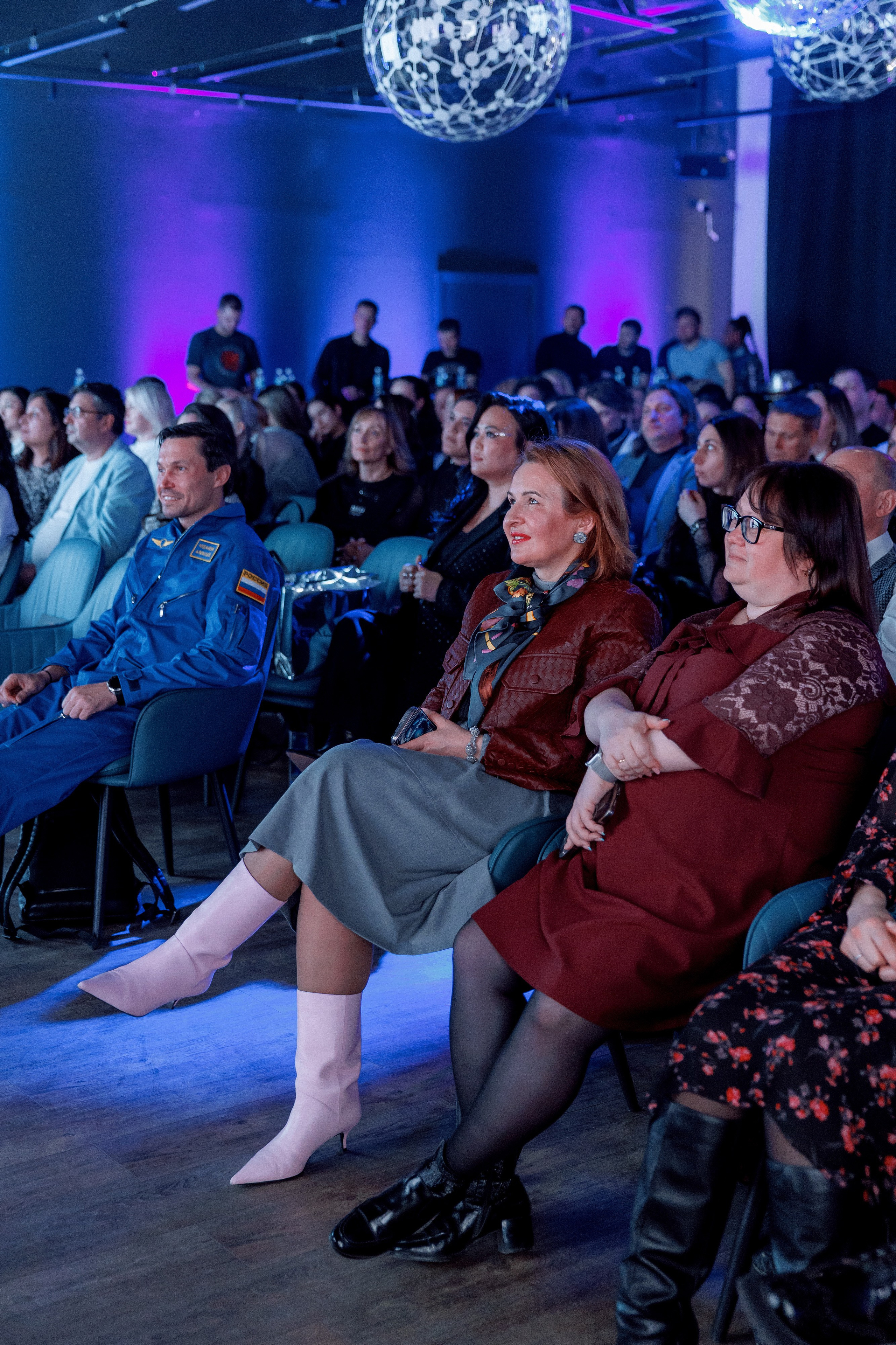 Alfa Galactic. Кадровик продакшн: Фото и видеосъемка форумов, конференций, масштабных событий в Иркутске