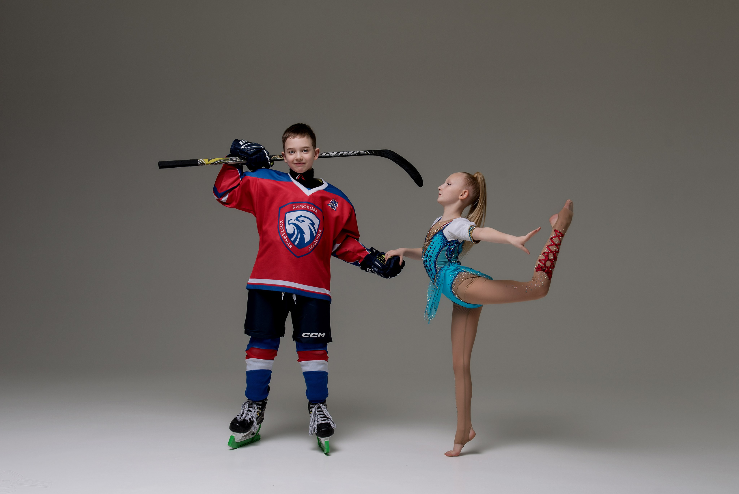 Хоккей — Гимнастика групповая съемка. Детский фотограф в Долгопрудном и Москве