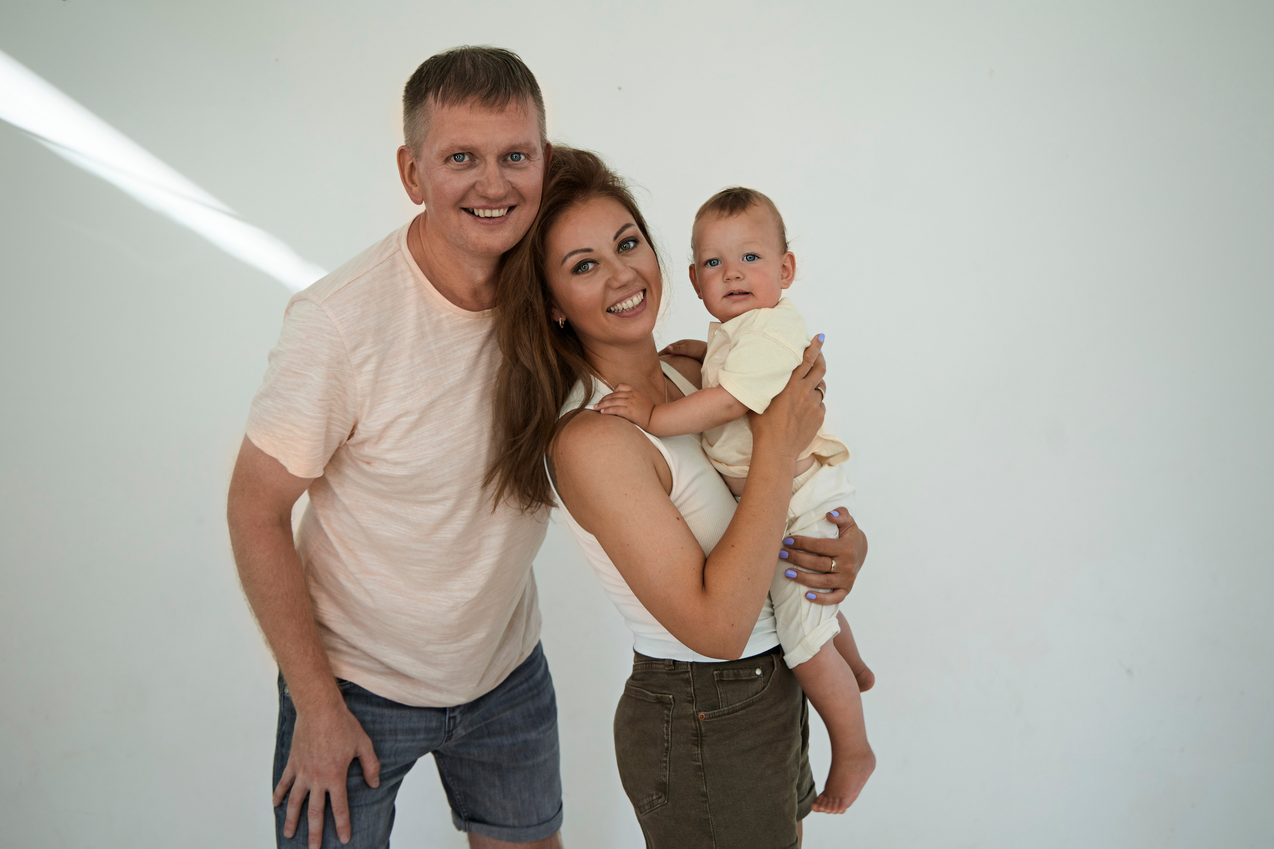 Семейная фотосессия в минималистичном стиле. Fotografo di famiglie e ritrattista in Italia (Toscana)