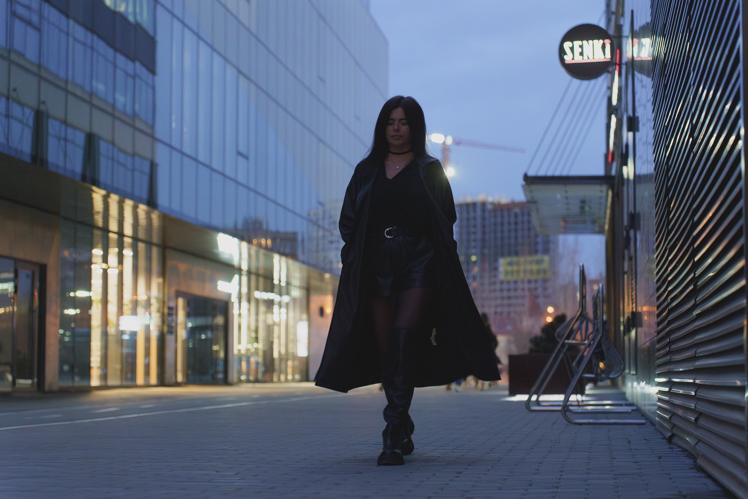 Ночной город в кадре: портретная фотосессия для блогера | Фотограф Екатеринбург