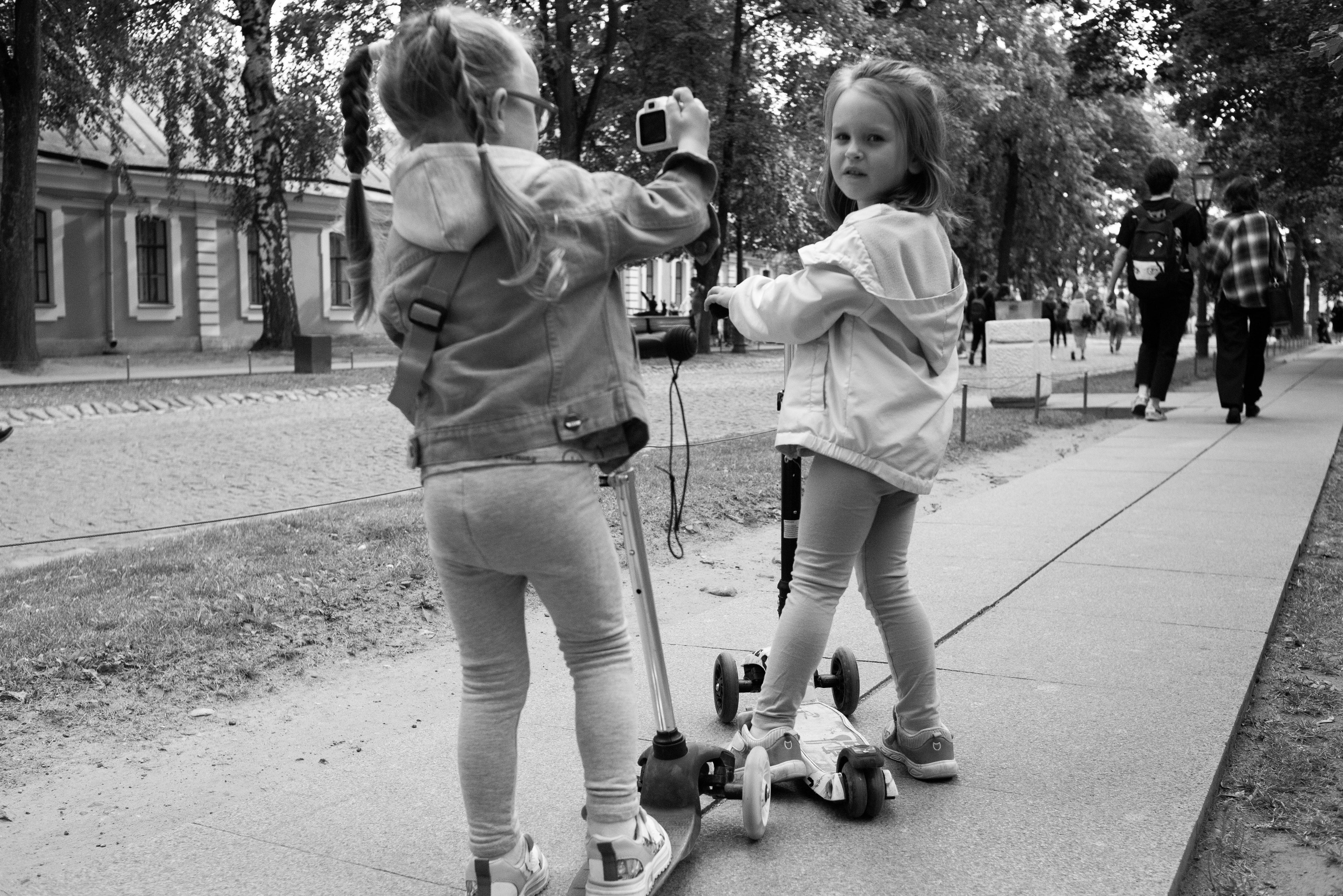 Алиса и Кристина. Детский и семейный фотограф в Челябинске Логинова Валерия