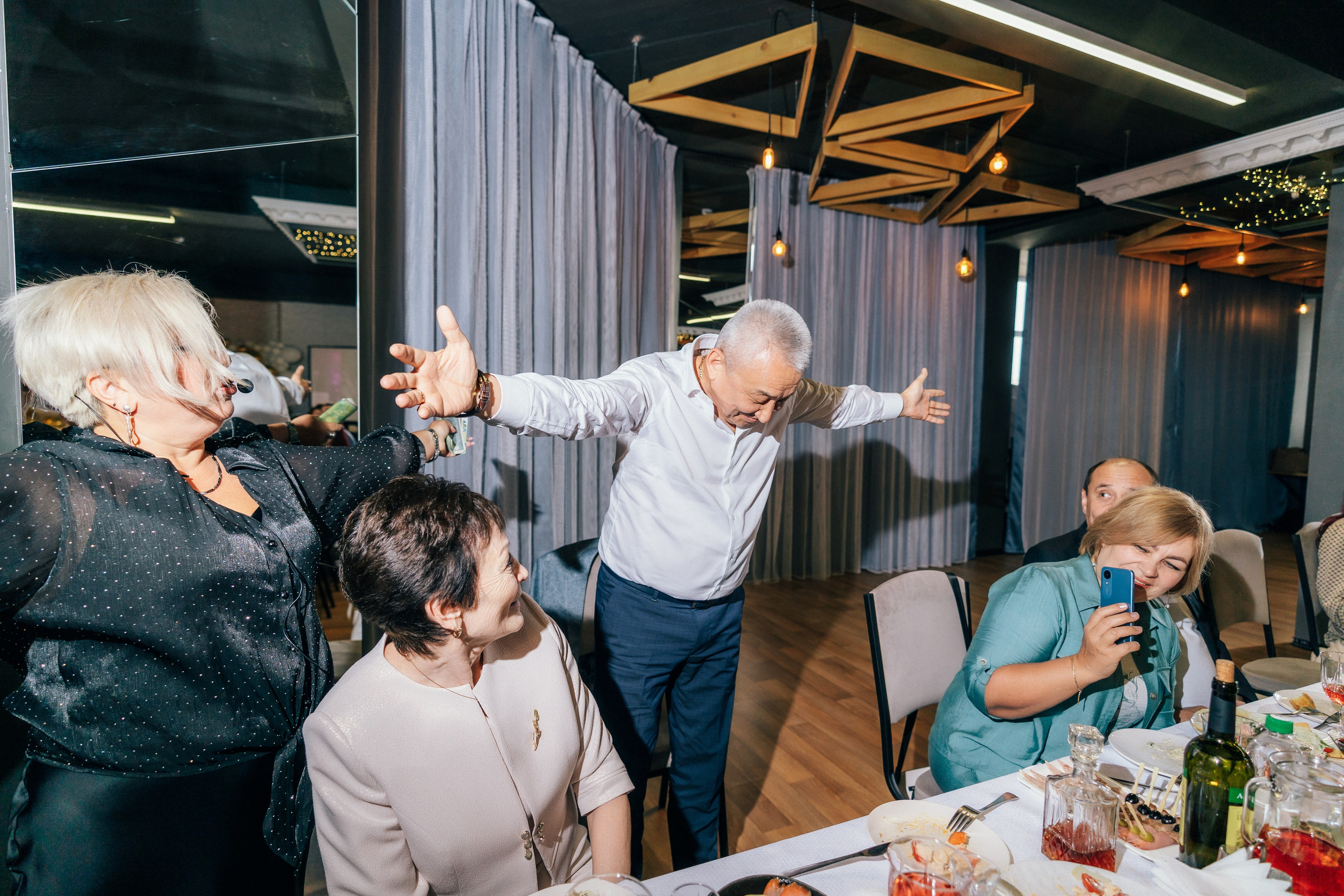 Красный кабриолет. Фотограф Ангарск Иркутск Ксения Король