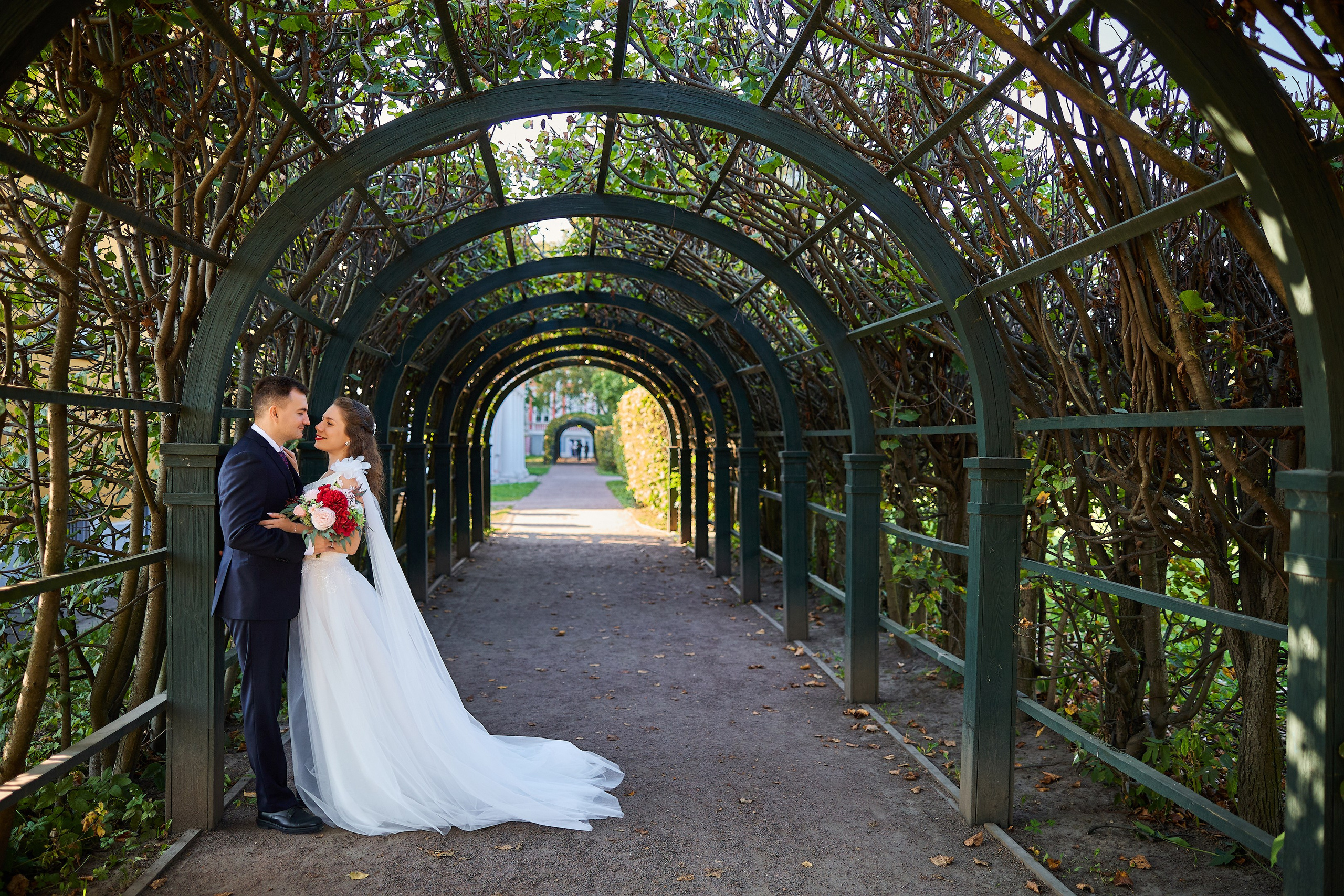 Свадебная фотосессия в Кусково. Свадебный фотограф Сергей Колбинский