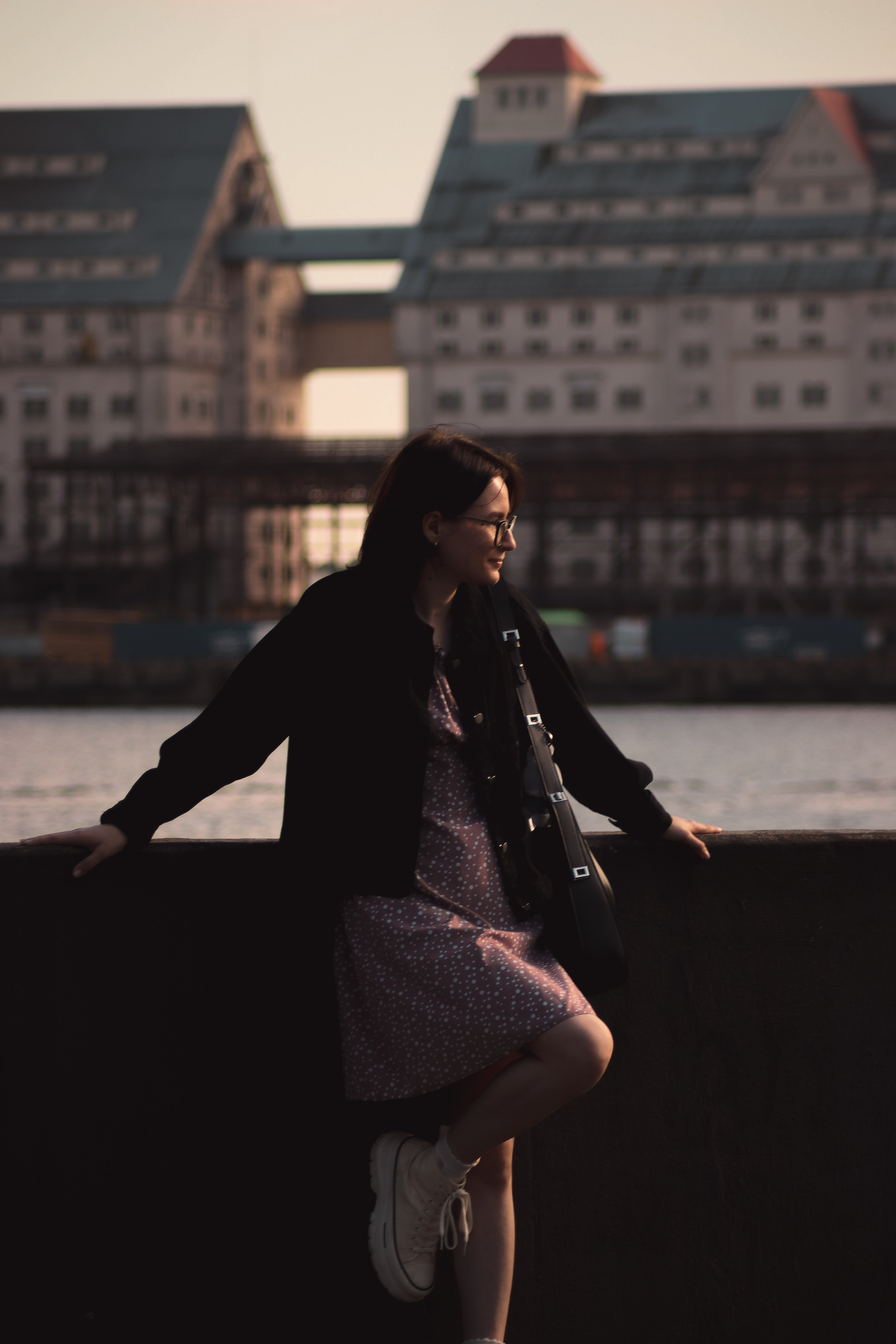 Юля П. (Near the water). — Digital Noise —