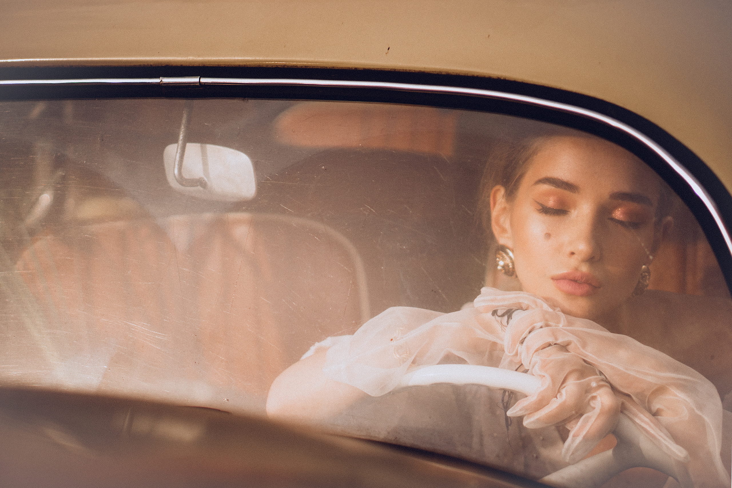 Li. Elopement Wedding Photographer