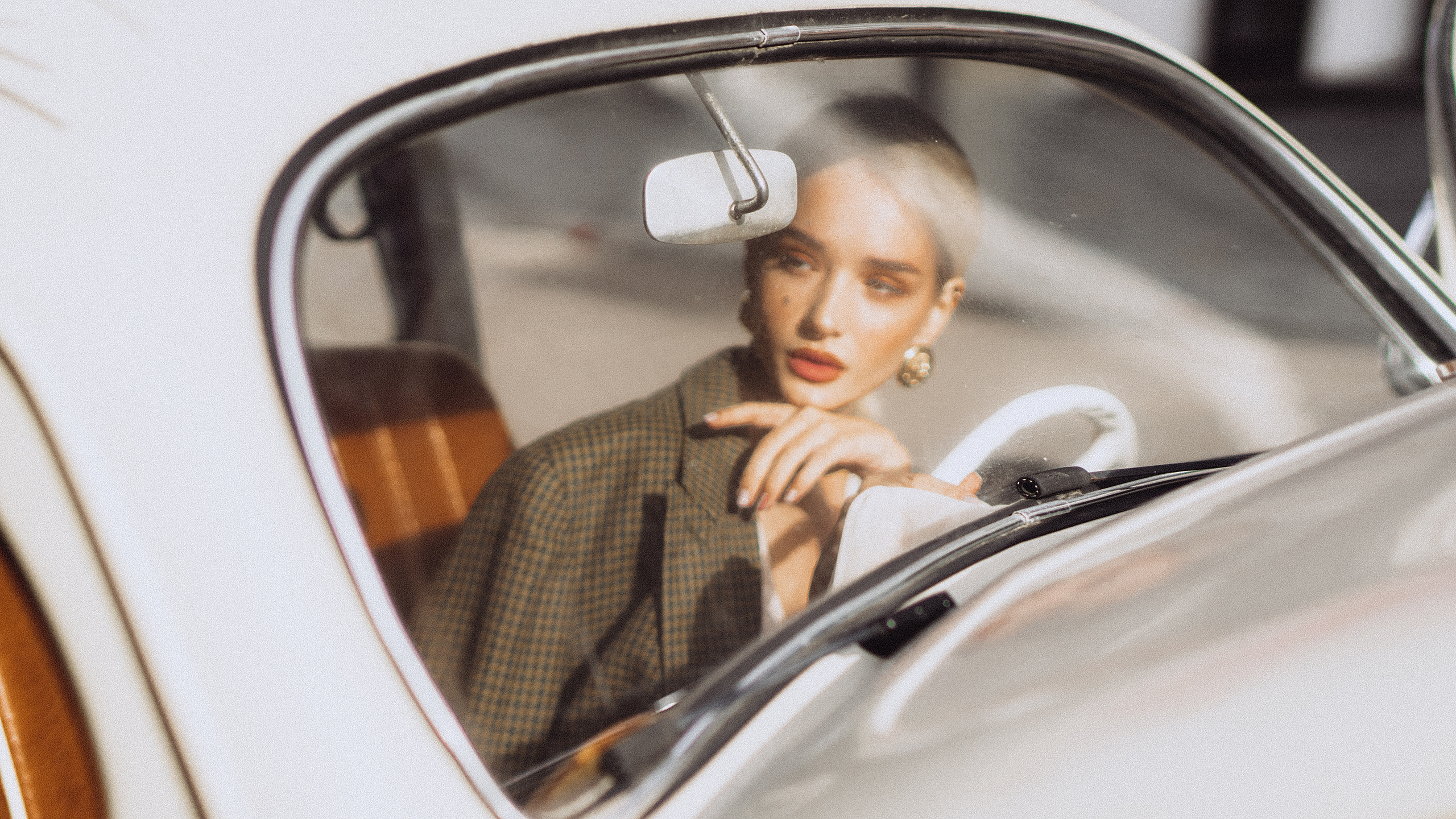 Li. Elopement Wedding Photographer