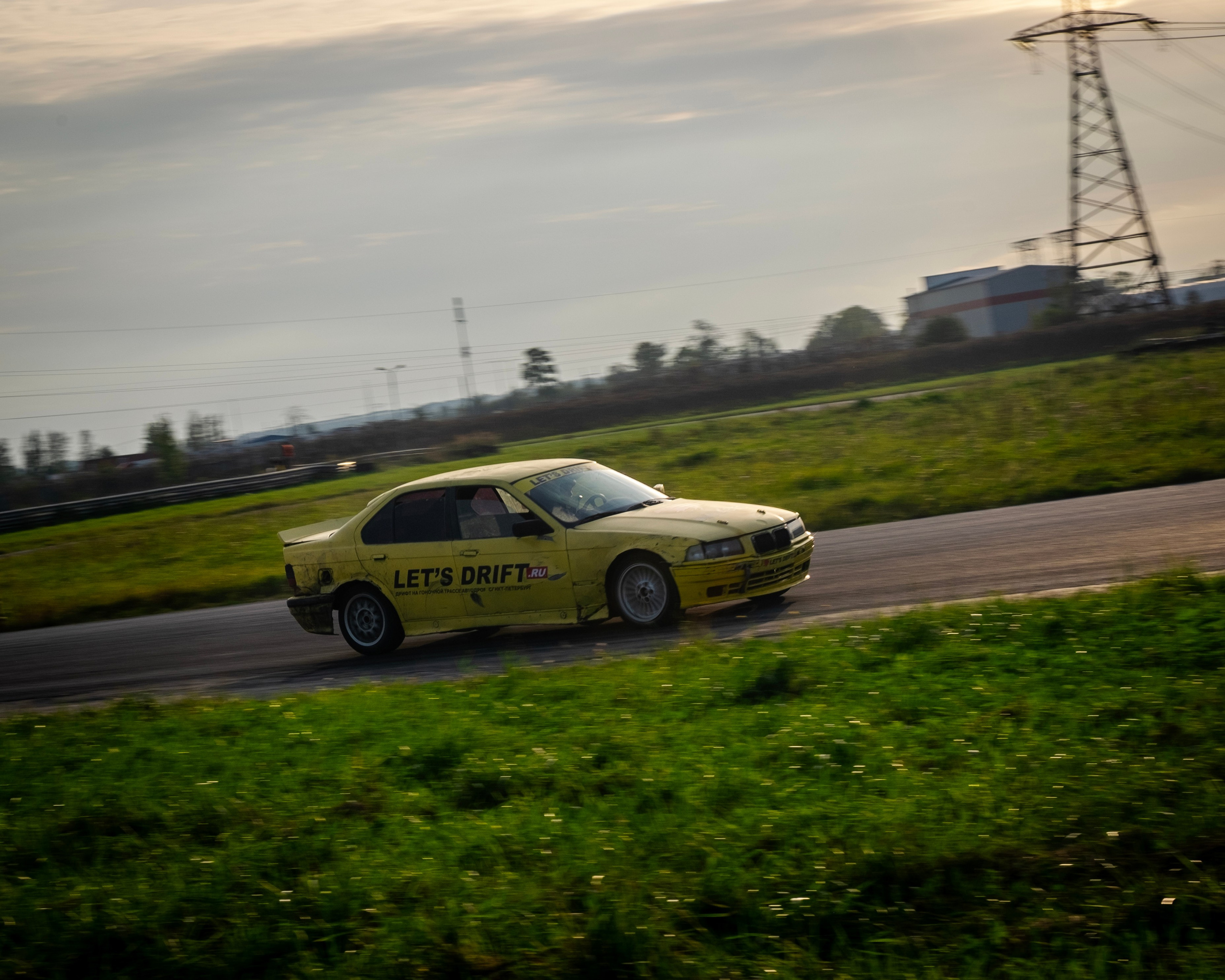 AUTODROM FEST 21.09.25. Автомобильные фотографии и рисунки в Санкт-Петербурги Пашков Дмитрий