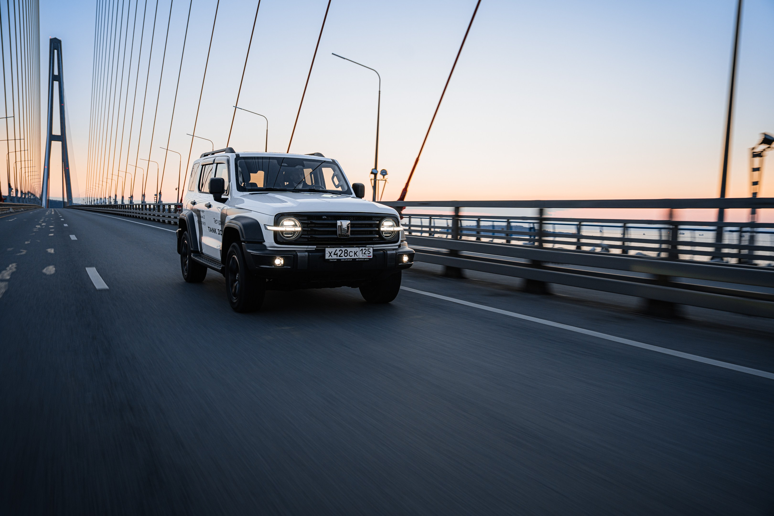 坦克300. Ivan Zaitsev (IZIART) — 通过照片和视频创建文化代码