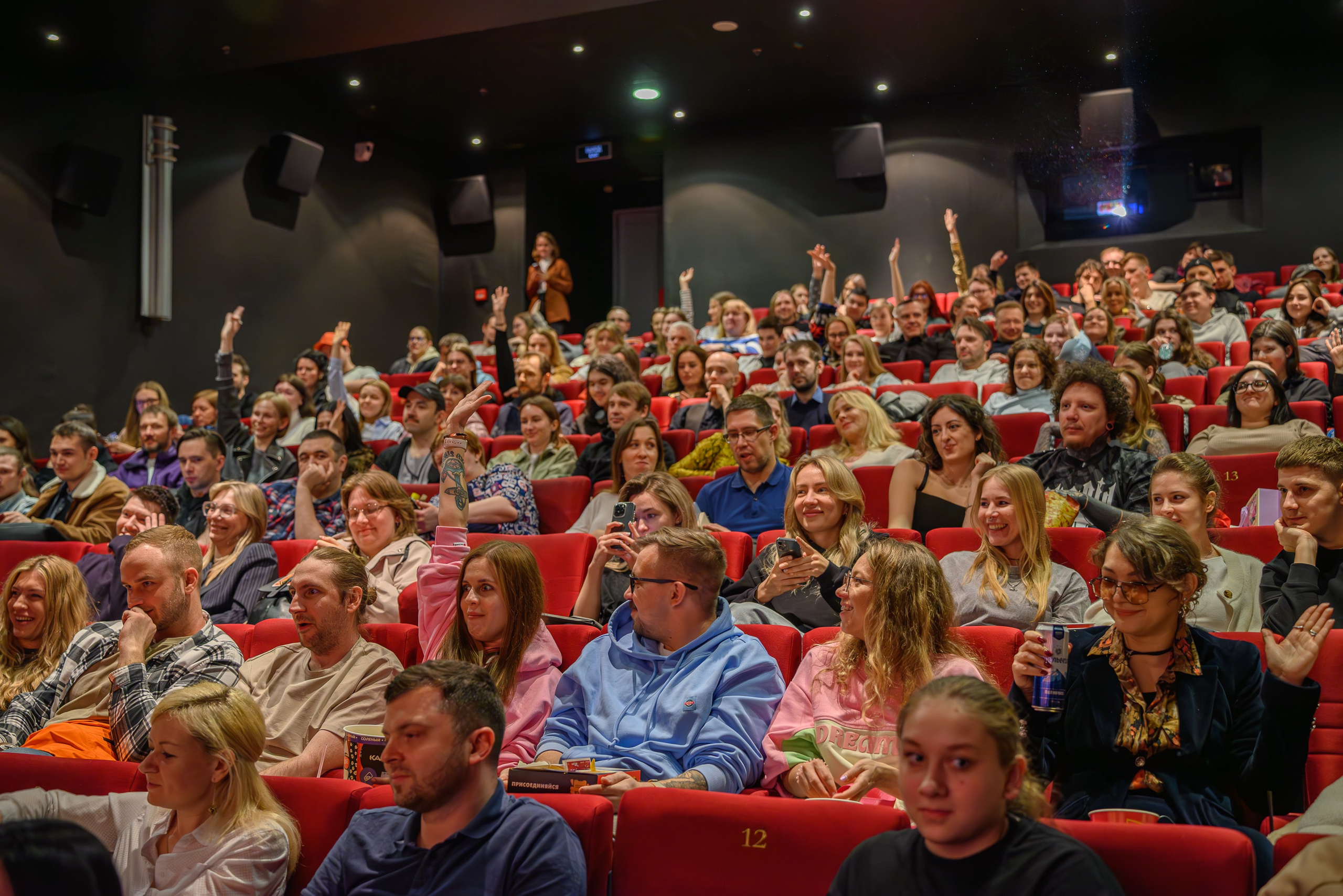 Предпремьерные съёмки кинопоказов. Семейный, уличный и пейзажный фотограф в Москве Никифоров Виктор