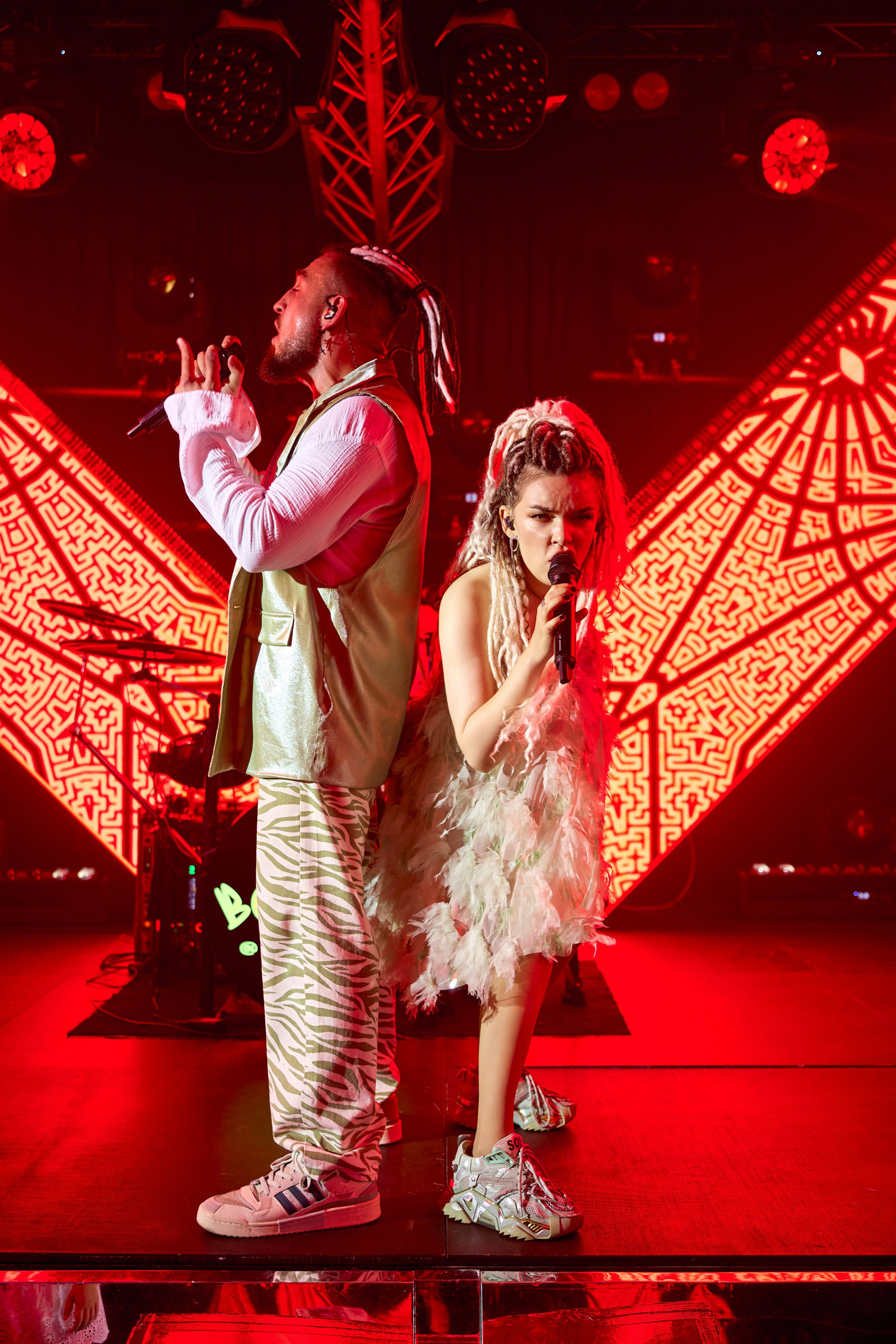 Свадьба с искусственным интеллектом в Усадьбе фамилии от ТВИНС СТУДИО лучших фотографов Краснодара. ТВИНС СТУДИО — лучшие свадебные фотографы и видеографы в Краснодаре