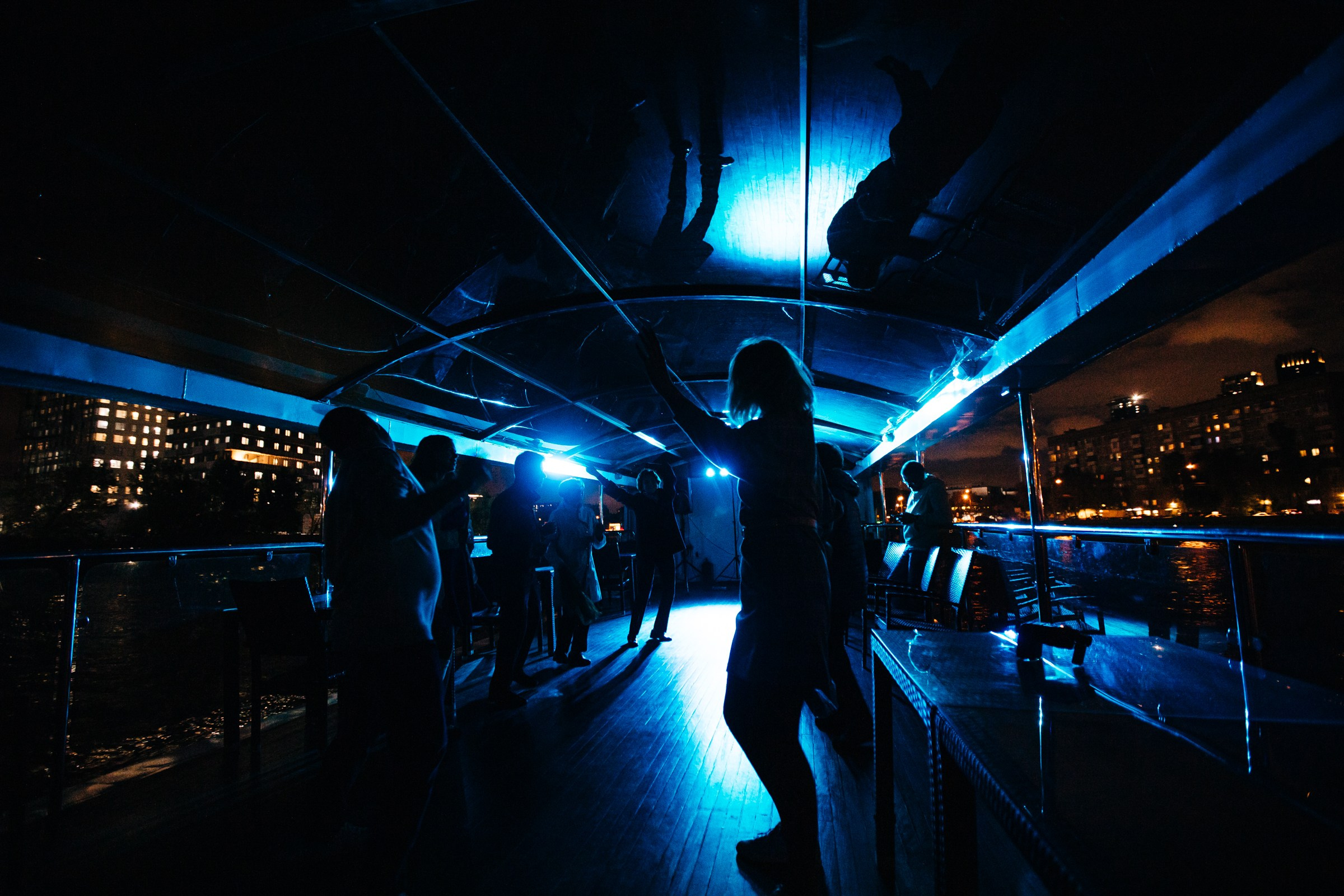 Корпоратив на теплоходе. Женский и репортажный фотограф Москва Натали Смирнова