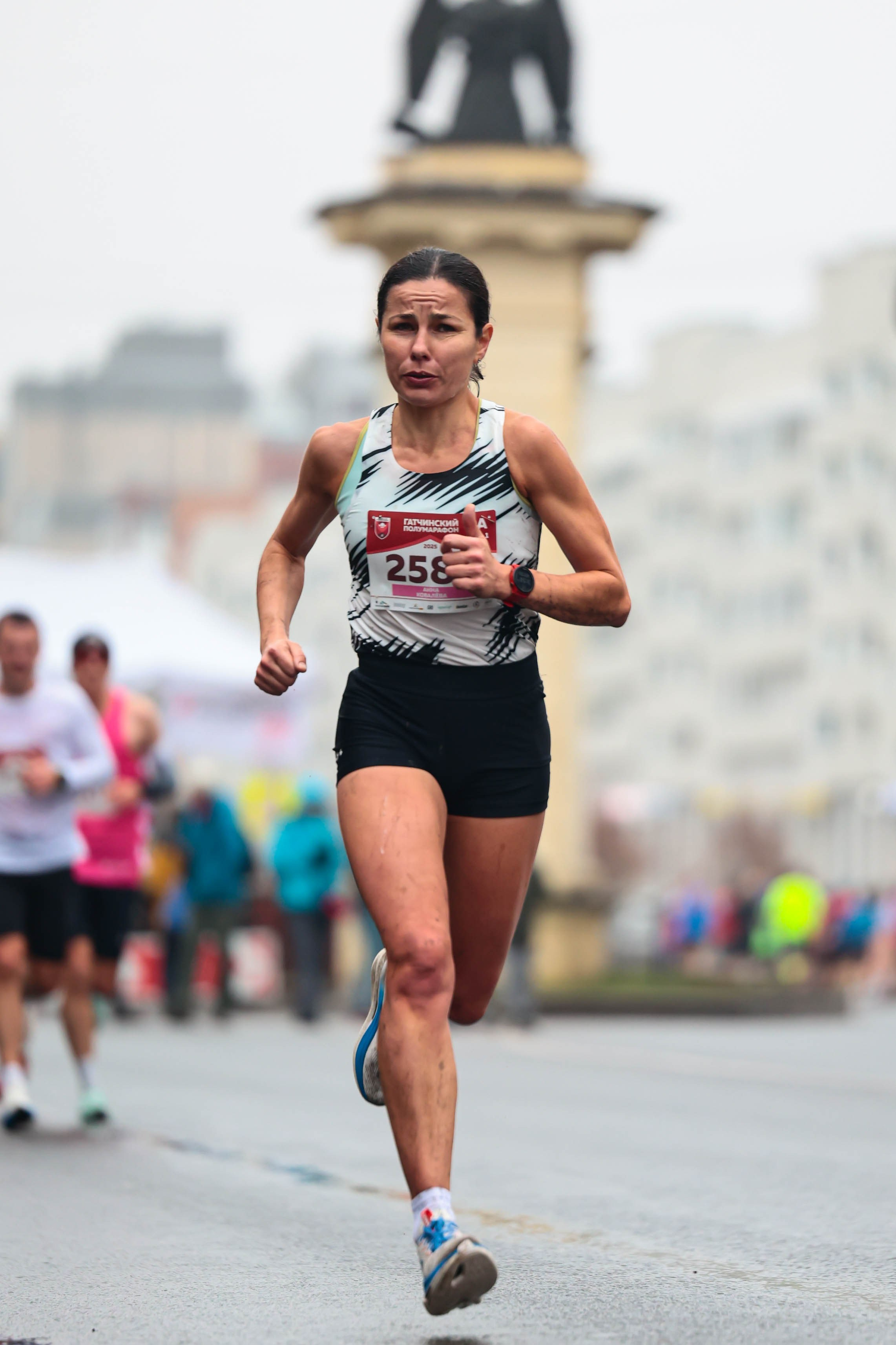 Гатчинский полумарафон 2025. Спортивный фотограф в Санкт-Петербурге Илья Vacool
