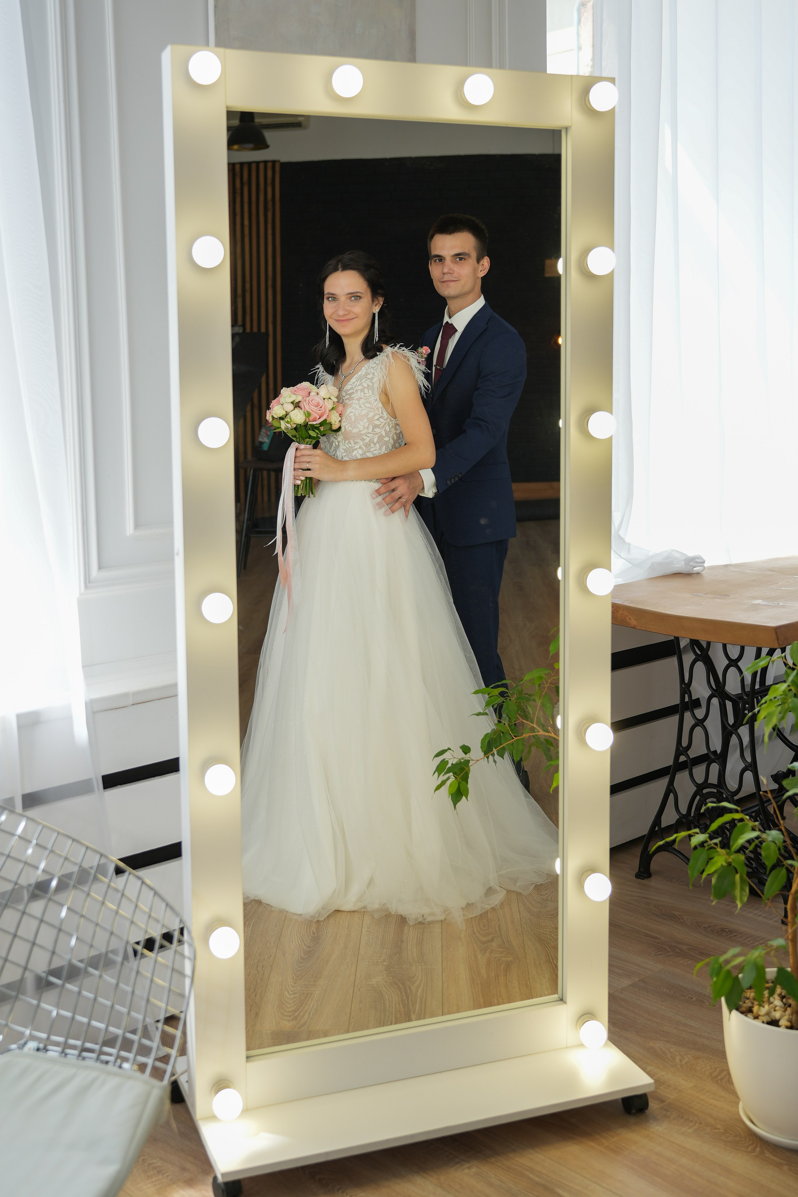 Свадебная фотосессия в интерьерной студии. Семейный фотограф Владимир Просвиркин. г. Самара