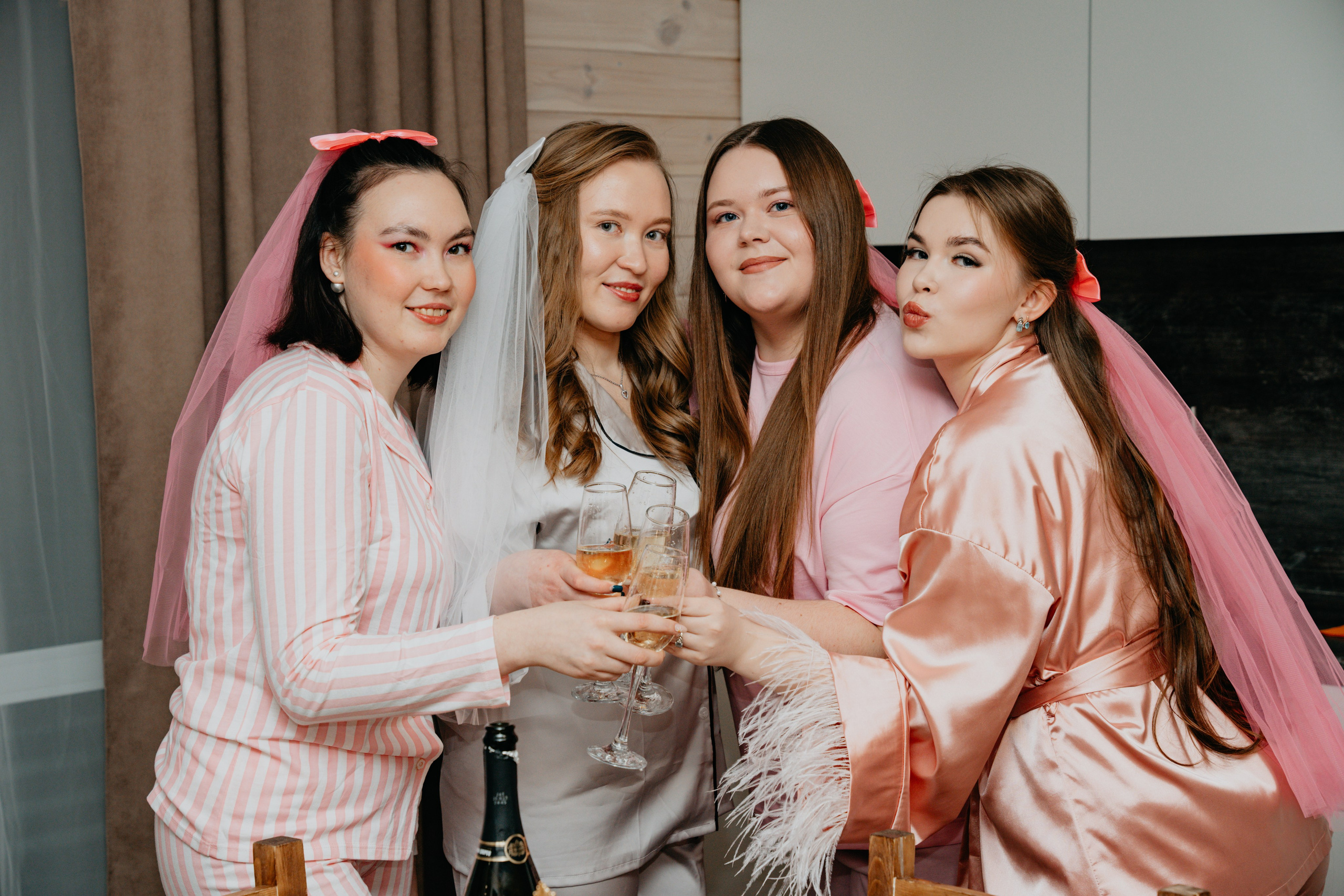 Девичник. Девчонки зажигалочки