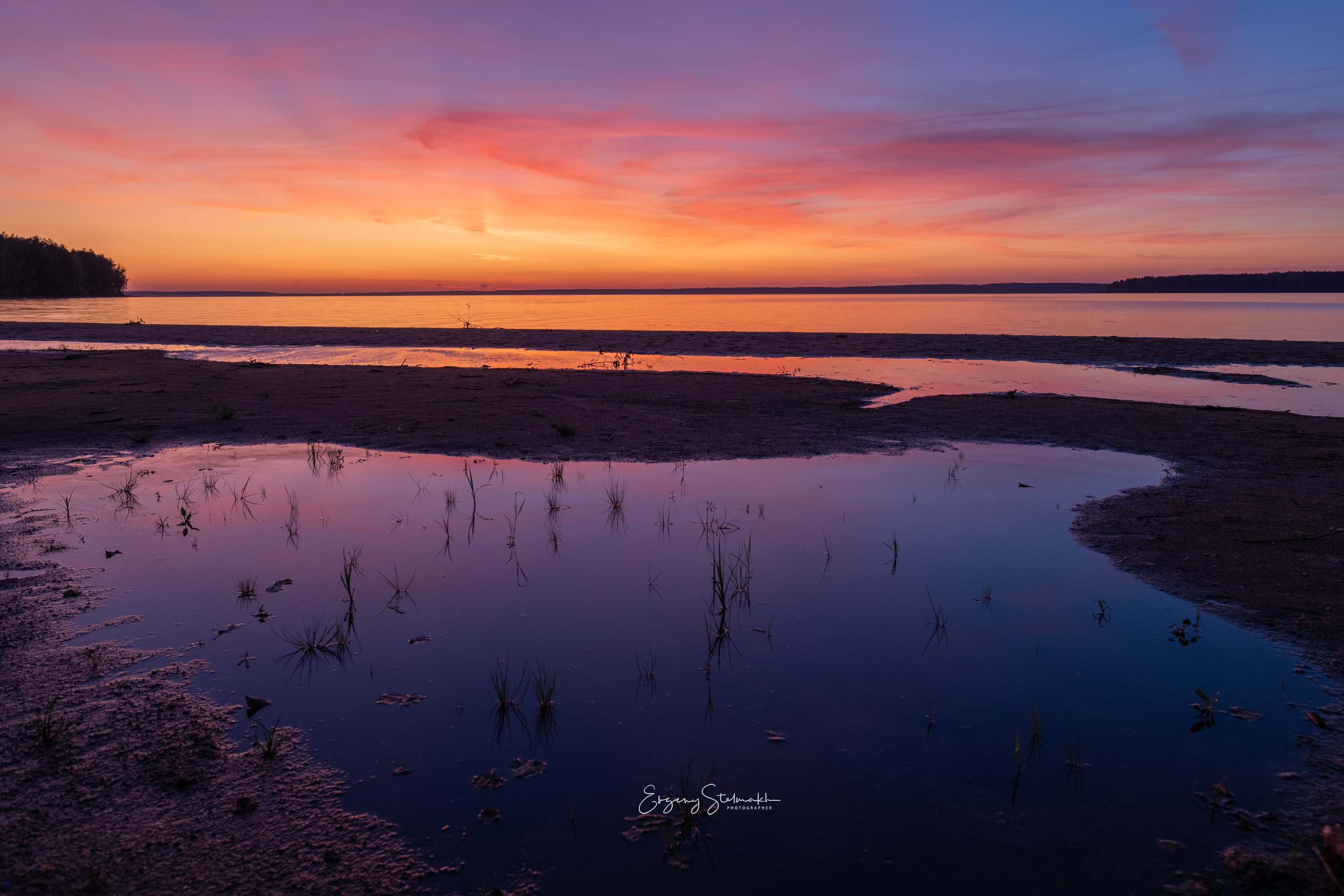 Закат на вилейском водохранилище. Дата/время: 2019-08-27 20:39:50 