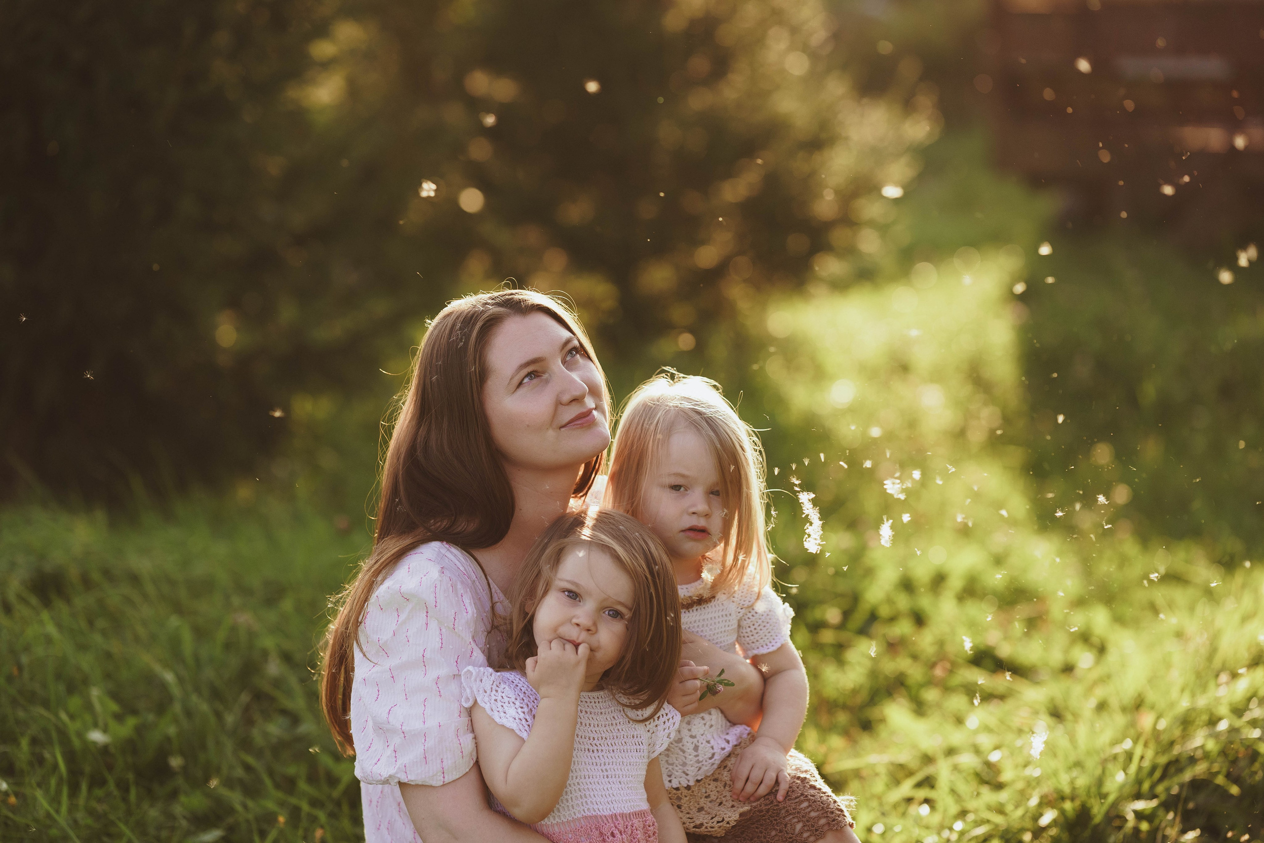 Мама с двойняшками, Костромская область. Наталья Дукалова фотограф Щелково Королев Пушкино Москва Балашиха