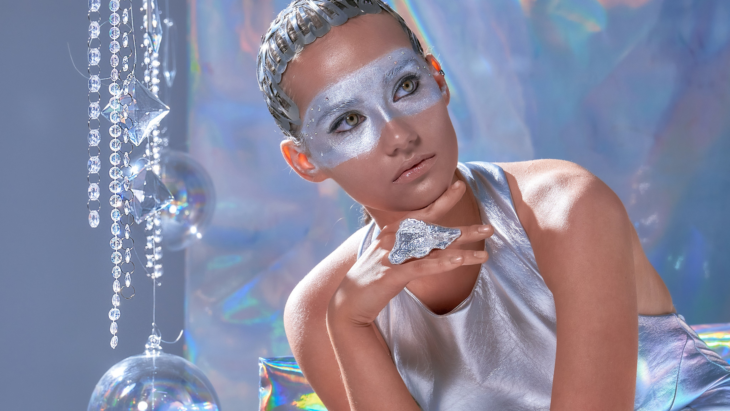 Я  фотограф. Работаю в городе Москва,