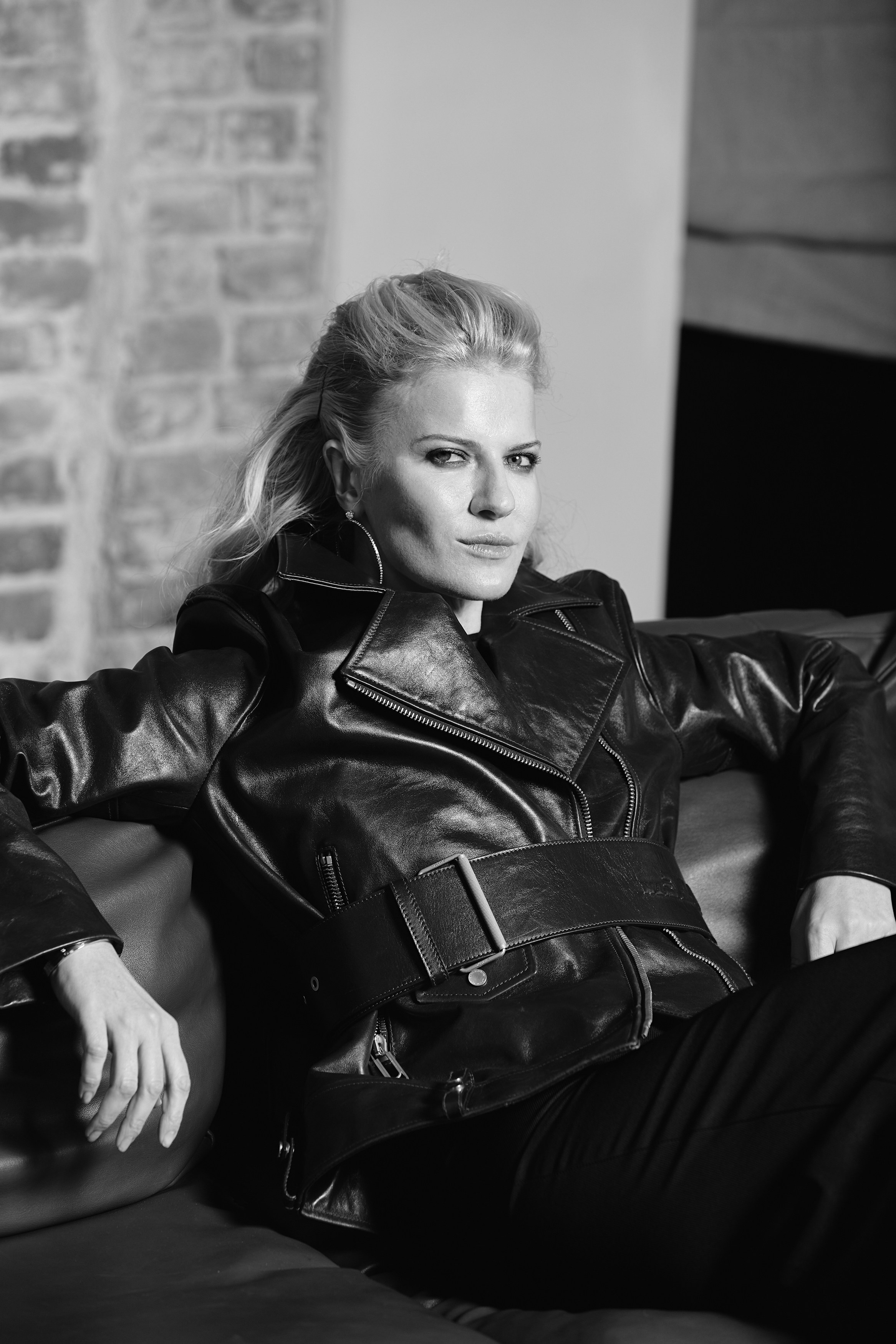 Персональная фотосессия в студии в Москве. Фотограф Продюсер в горах КБР / Москва  Нальчик Горы