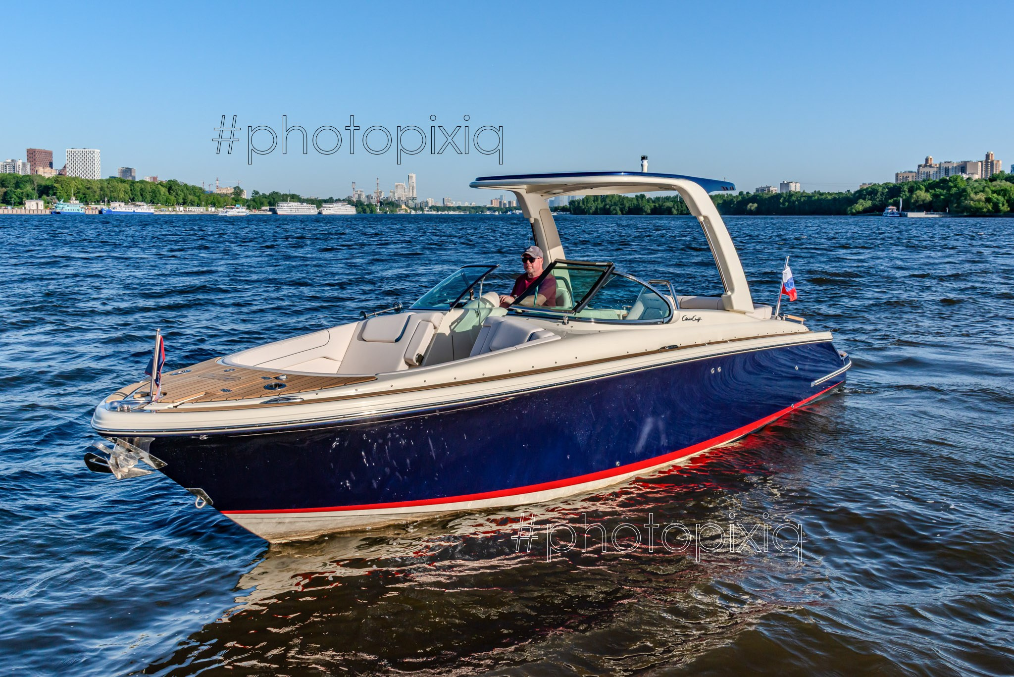 Фотосъёмка катера Chris Сraft для брокера. Интерьерная съёмка и виртуальные туры — Интерьерный фотограф Кузнецов Сергей (photopixiq)