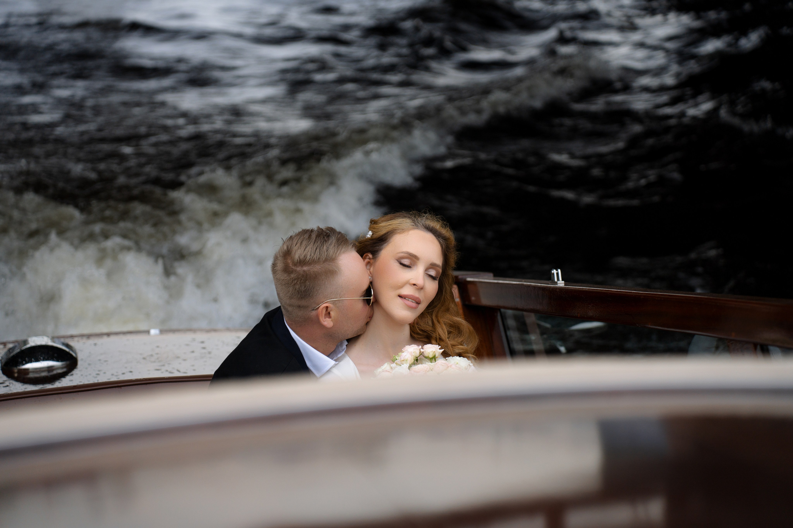 Свадьба на катере. Фотограф Оксана Шавва