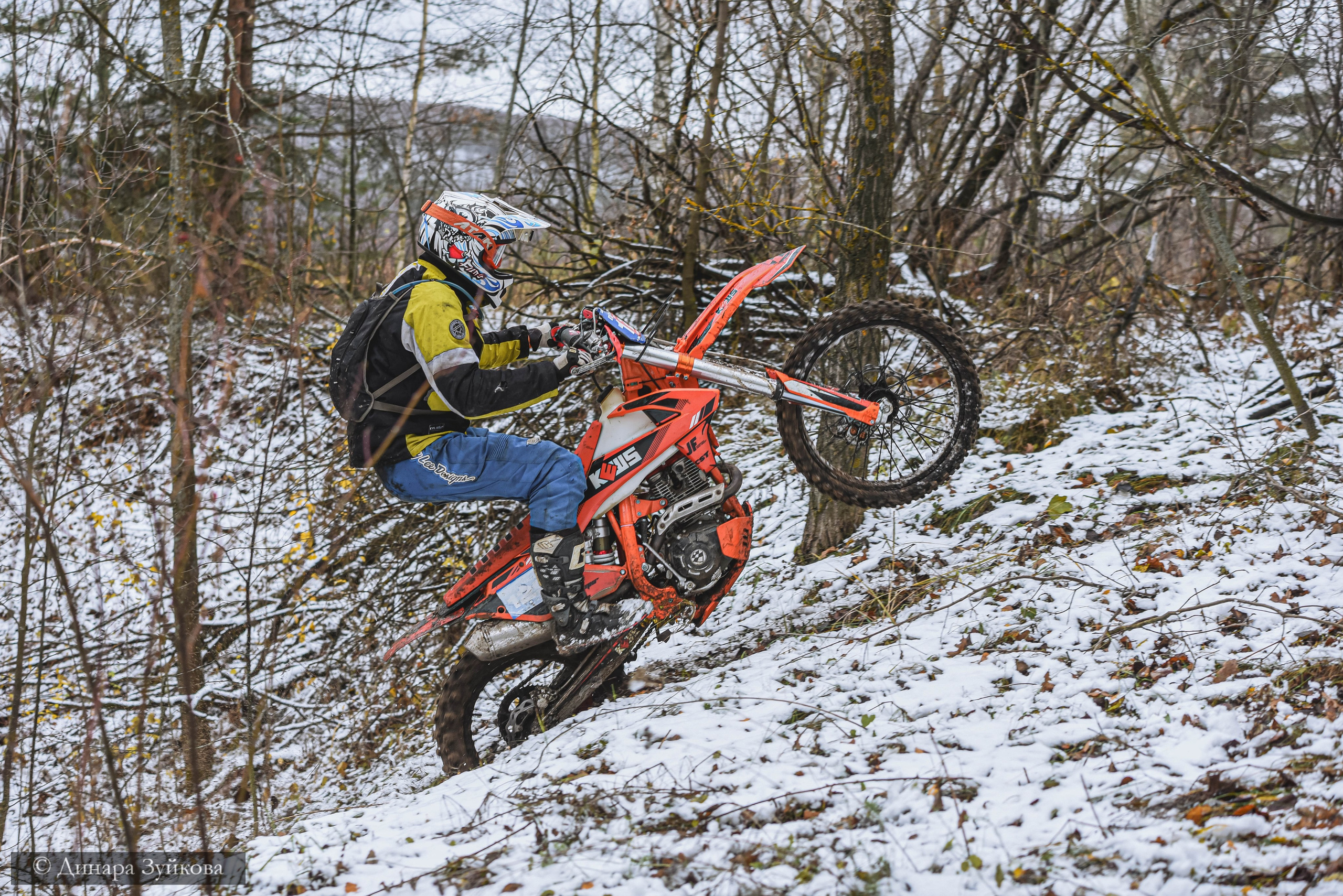«На местности». Мотофотограф в Нижнем Новгороде Динара Зуйкова