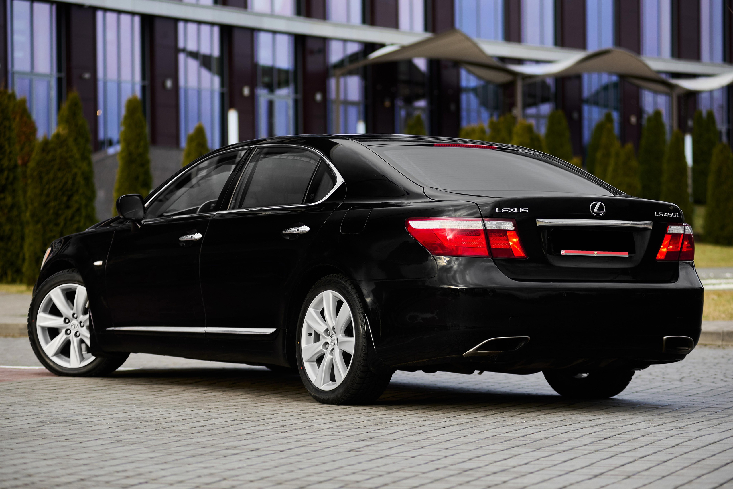 Lexus LS460L. Автомобильный и интерьерный фотограф в Минске Александр Тагаев