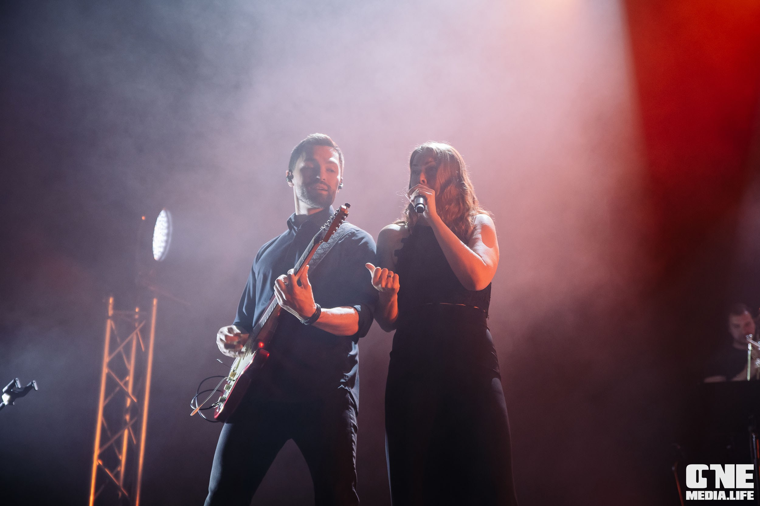 Фоторепортаж с концерта Эмина в Янтарь Холле. One Media Life: фоторепортажи, фотоотчеты с мероприятий и заведений
