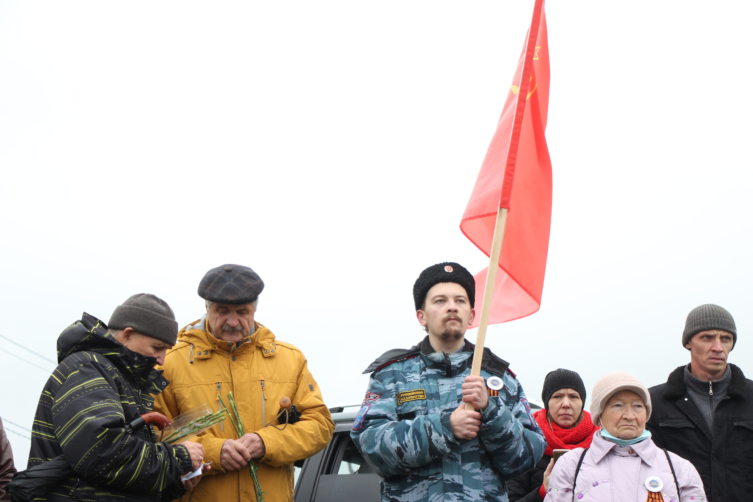 Открытие памятника на месте нахождения 109 останков бойцов ВОВ. Мария Ткаченко. Документальная фотография