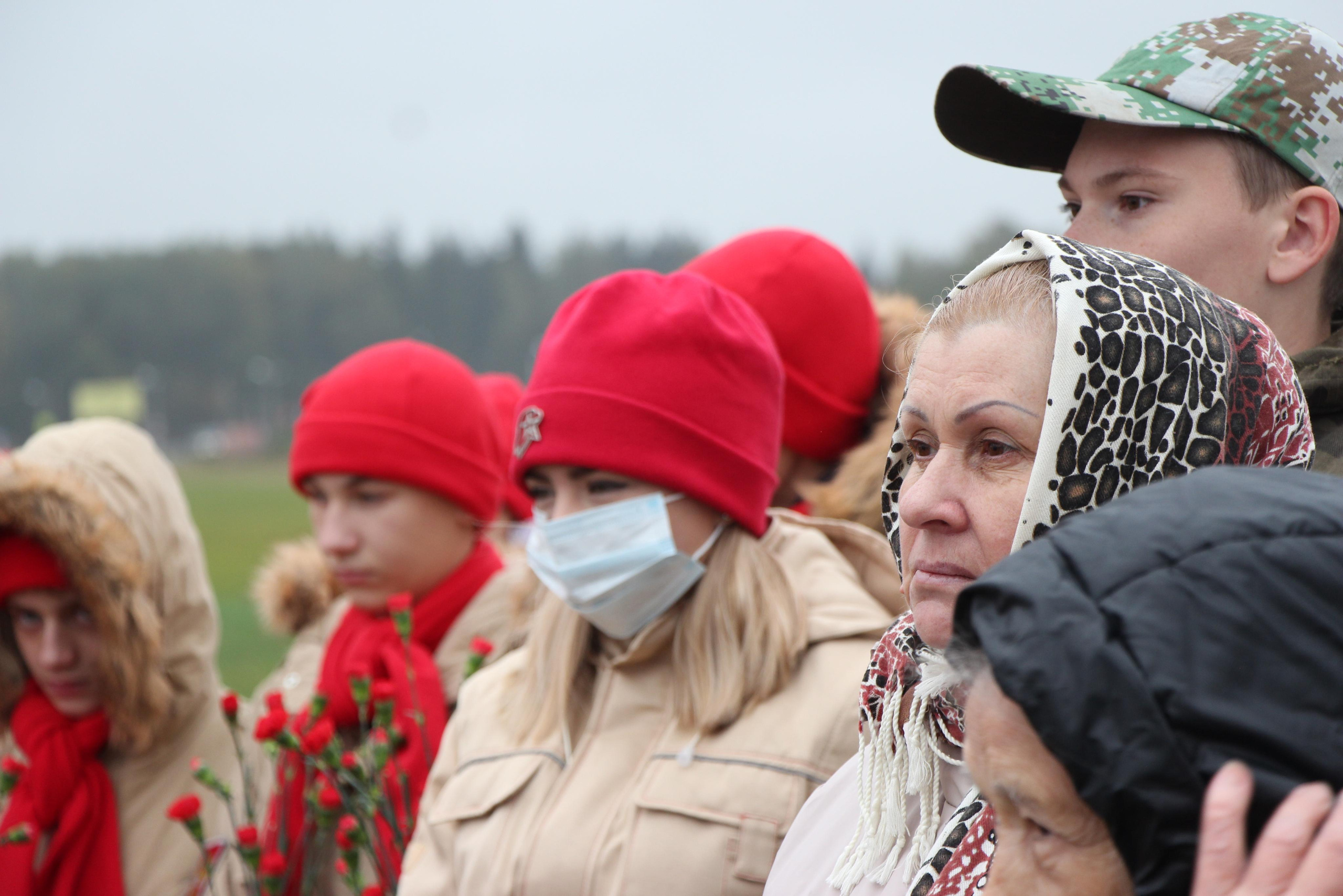 Открытие памятника на месте нахождения 109 останков бойцов ВОВ. Мария Ткаченко. Документальная фотография