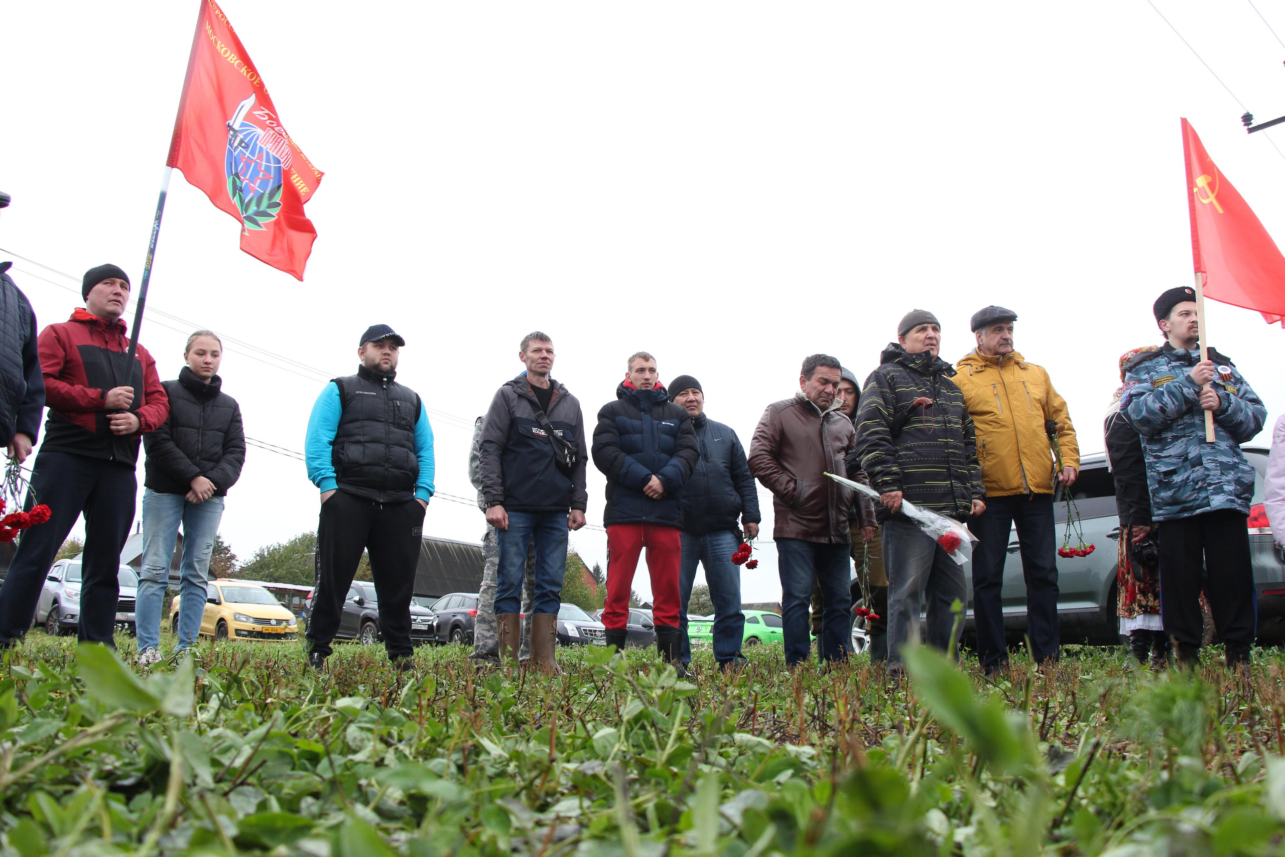 Открытие памятника на месте нахождения 109 останков бойцов ВОВ. Мария Ткаченко. Документальная фотография