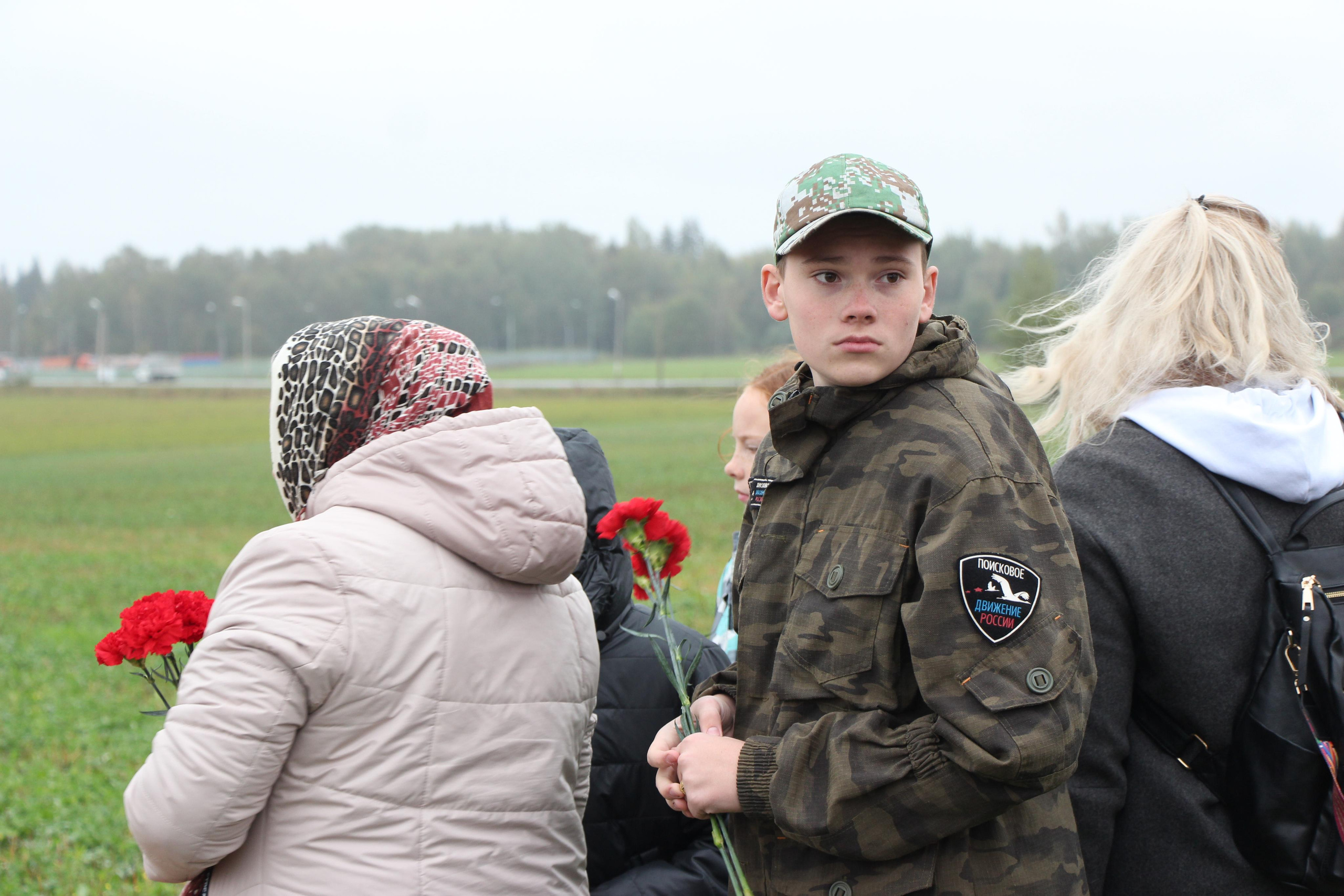 Открытие памятника на месте нахождения 109 останков бойцов ВОВ. Мария Ткаченко. Документальная фотография