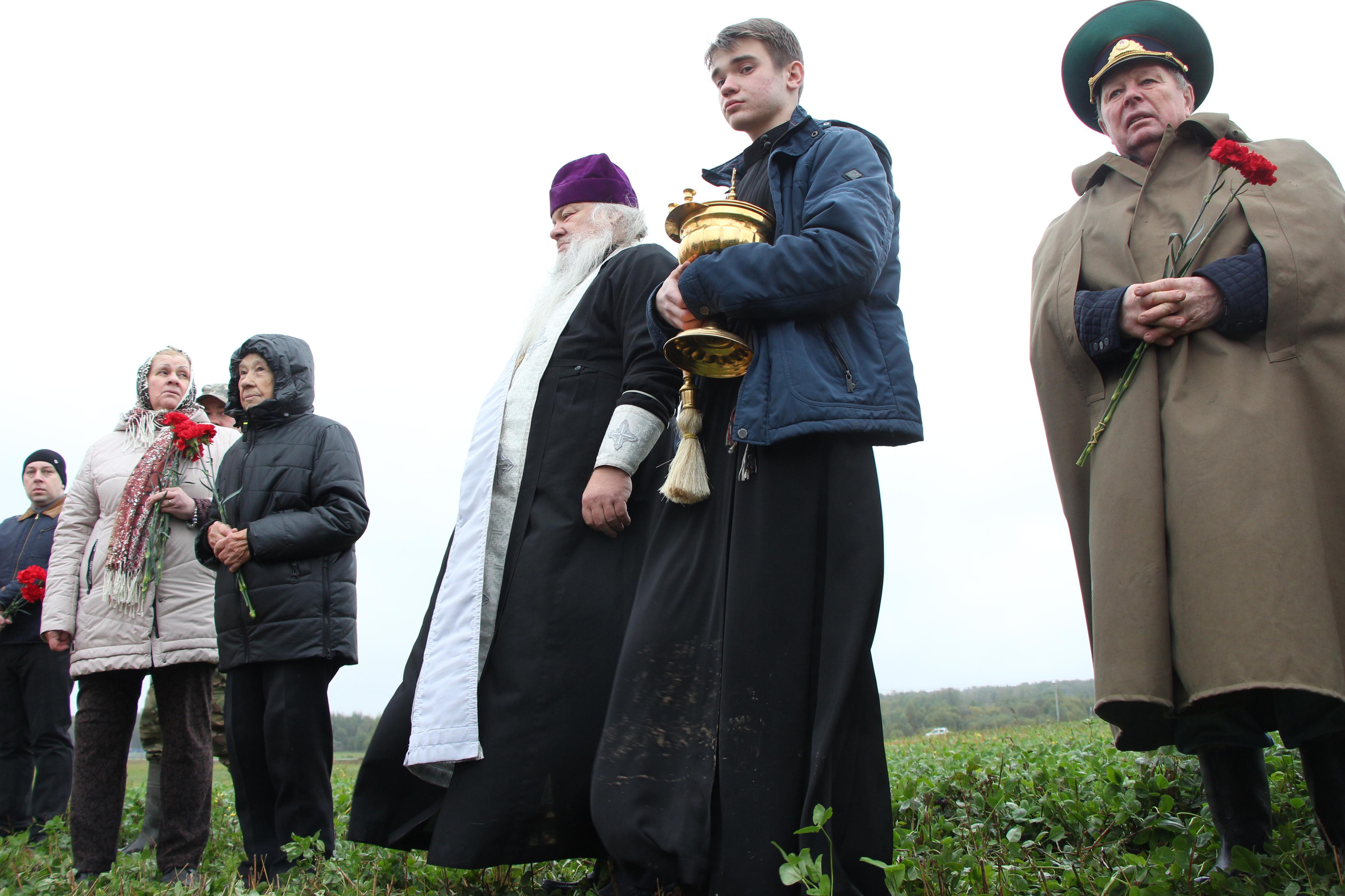 Открытие памятника на месте нахождения 109 останков бойцов ВОВ. Мария Ткаченко. Документальная фотография