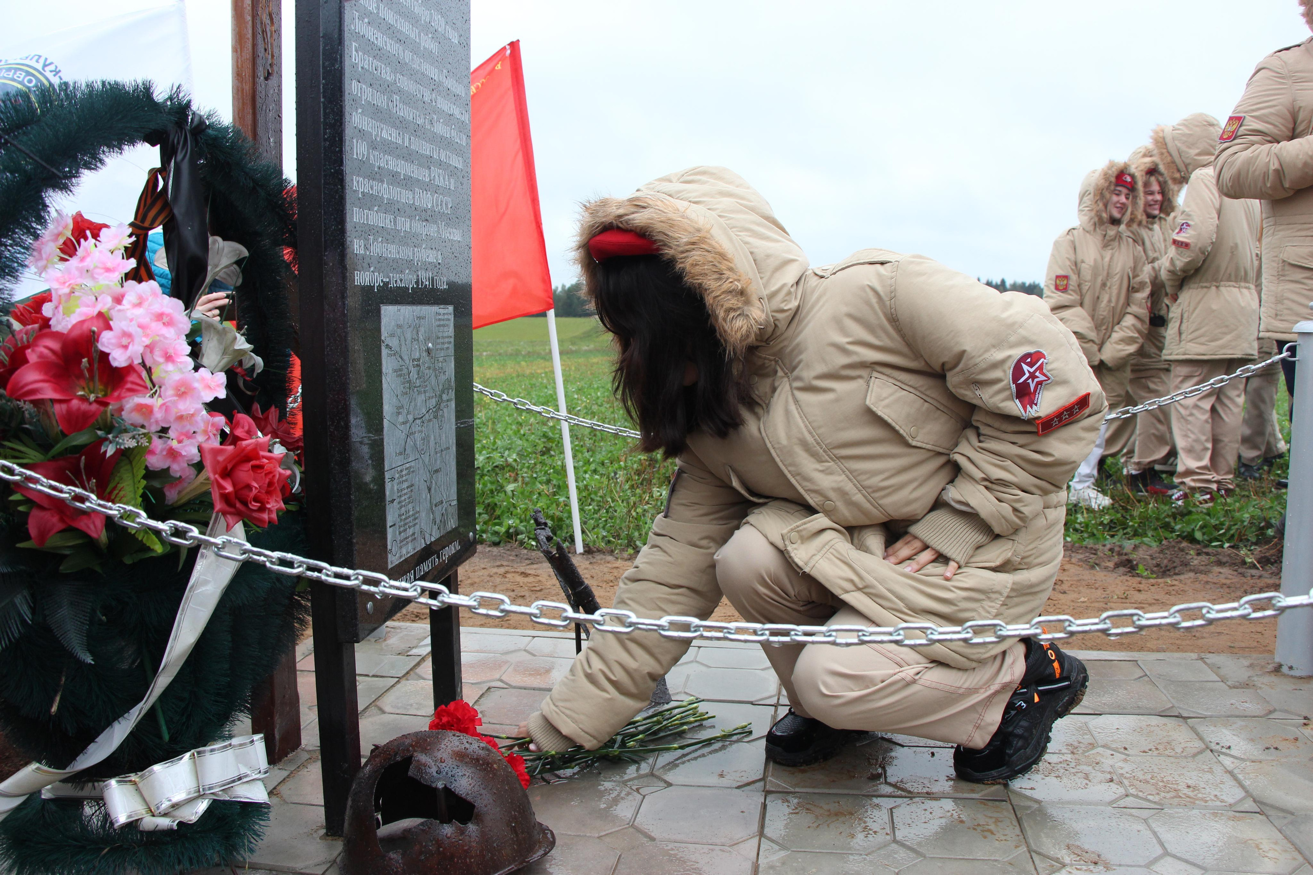Открытие памятника на месте нахождения 109 останков бойцов ВОВ. Мария Ткаченко. Документальная фотография