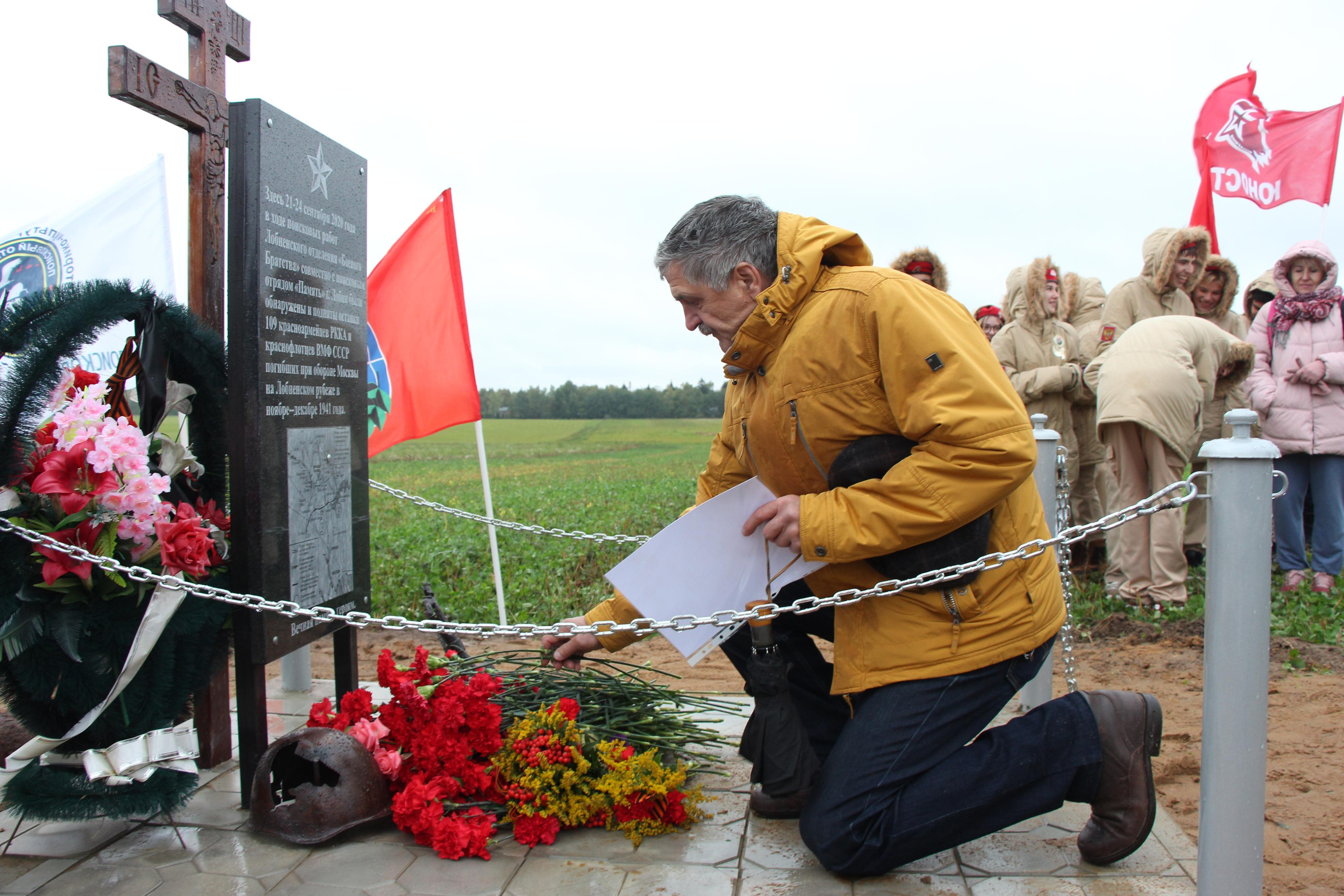 Открытие памятника на месте нахождения 109 останков бойцов ВОВ. Мария Ткаченко. Документальная фотография