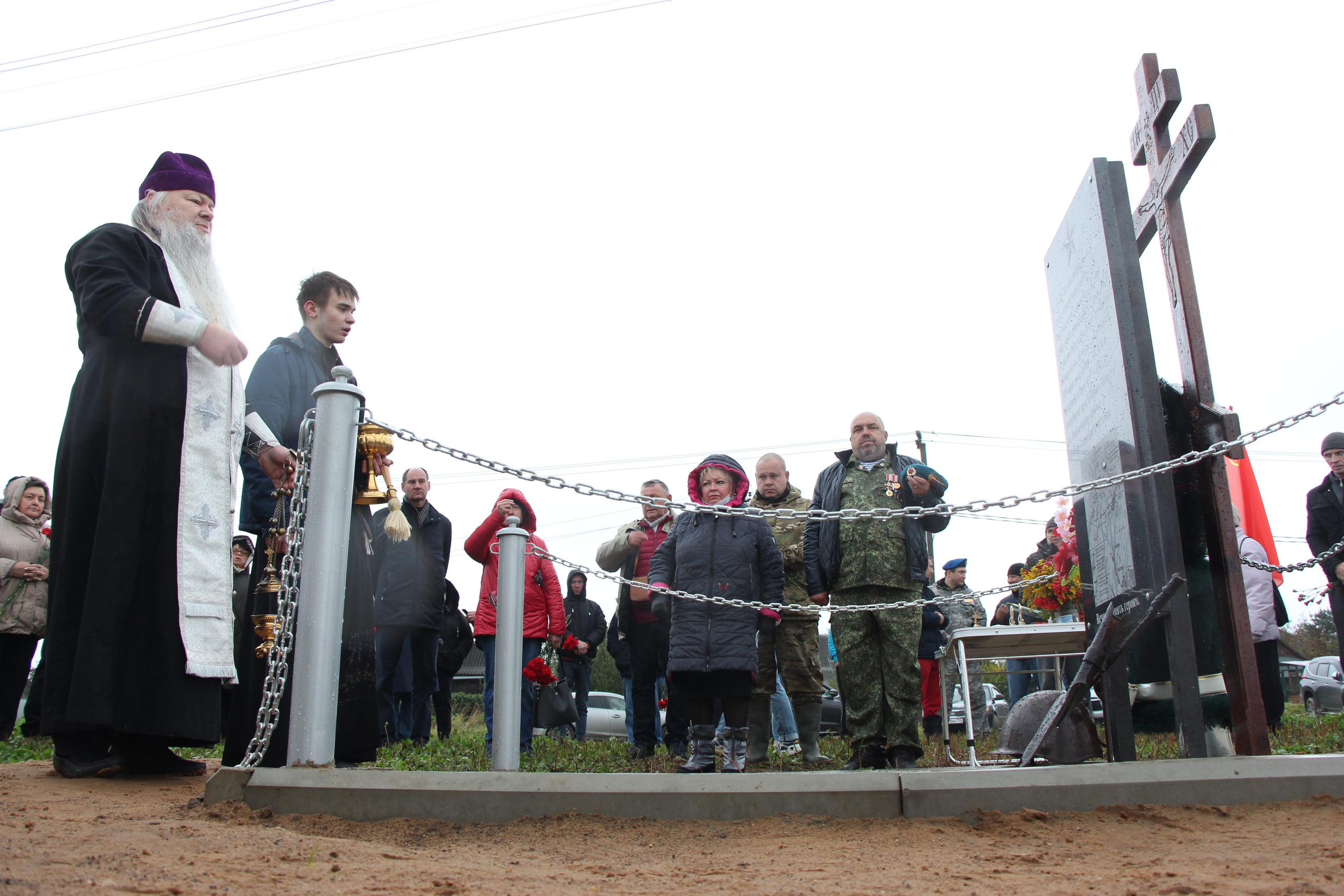 Открытие памятника на месте нахождения 109 останков бойцов ВОВ. Мария Ткаченко. Документальная фотография