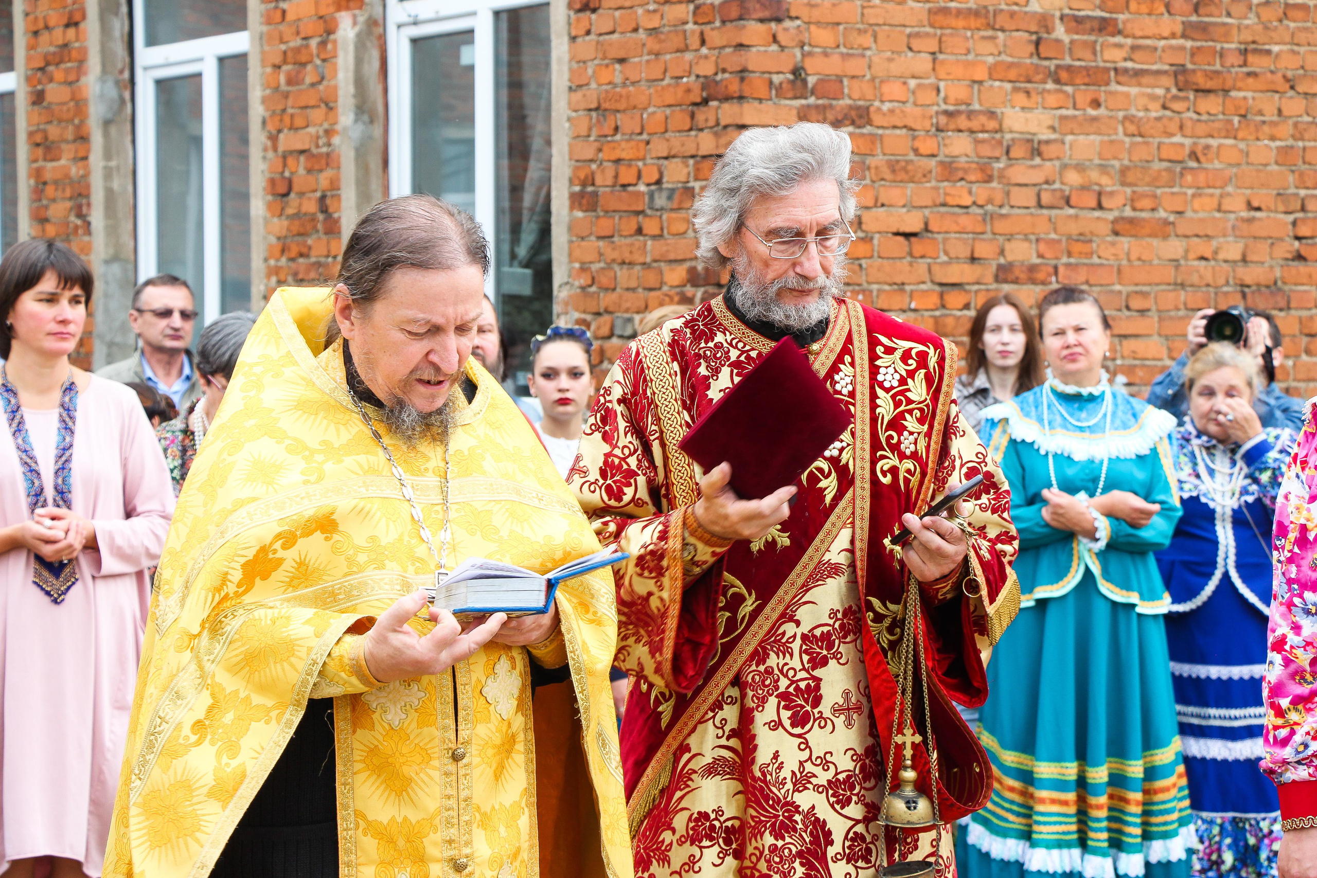 Открытие Атриума Отца Димитрия. Детская школа мозаики. 2021 г. Мария Ткаченко. Документальная фотография