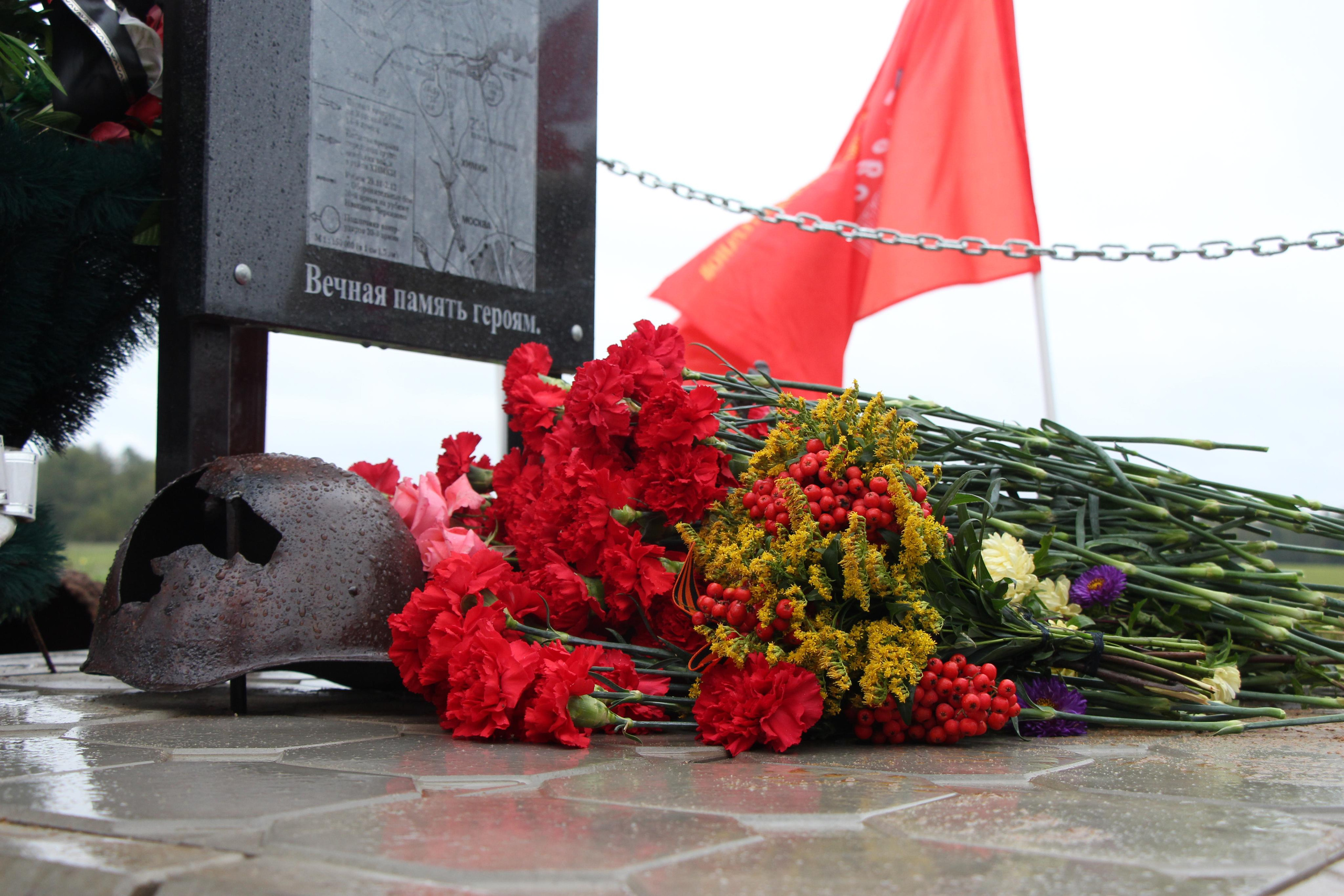 Открытие памятника на месте нахождения 109 останков бойцов ВОВ. Мария Ткаченко. Документальная фотография